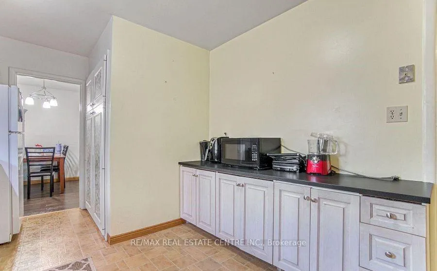 Photo 13 of 314 Strathcona Drive, Burlington, Shoreacres — HOMEH