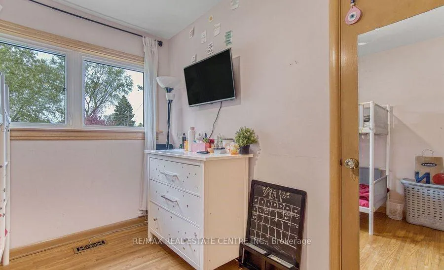 Photo 19 of 314 Strathcona Drive, Burlington, Shoreacres — HOMEH
