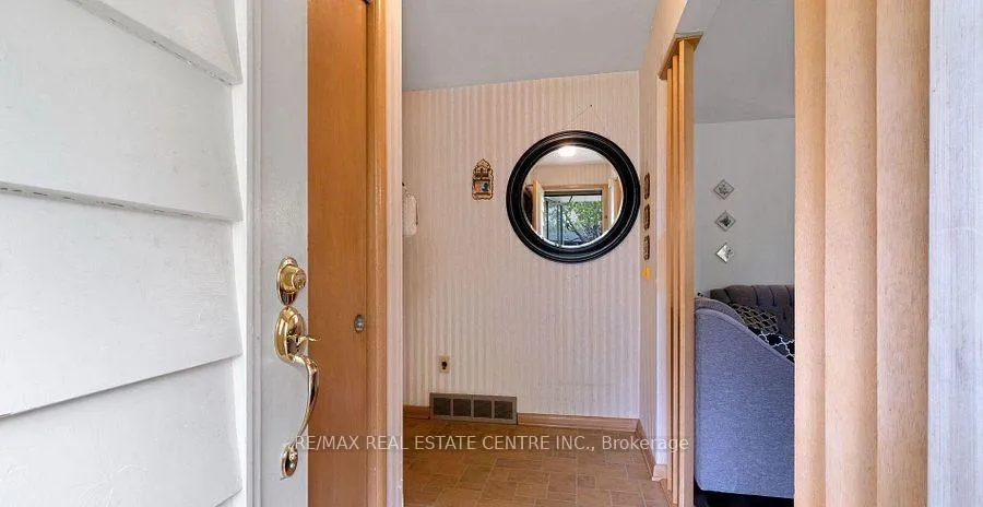Photo 22 of 314 Strathcona Drive, Burlington, Shoreacres — HOMEH