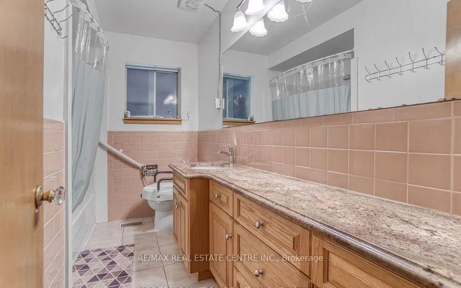 Photo 23 of 314 Strathcona Drive, Burlington, Shoreacres — HOMEH