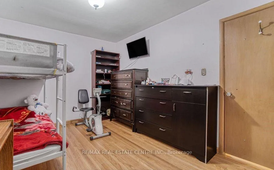Photo 33 of 314 Strathcona Drive, Burlington, Shoreacres — HOMEH