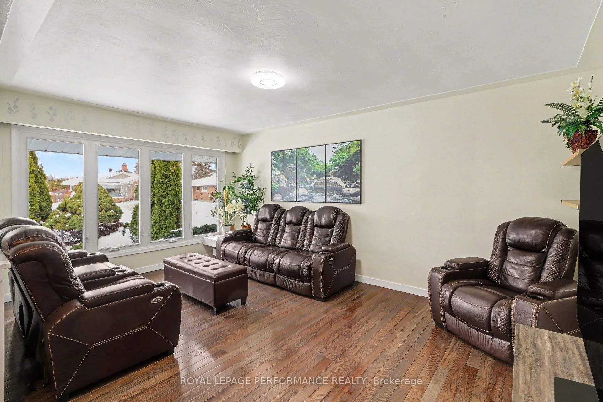 Photo 2 of 788 Dickens Avenue, Ottawa, Elmvale Acres — HOMEH