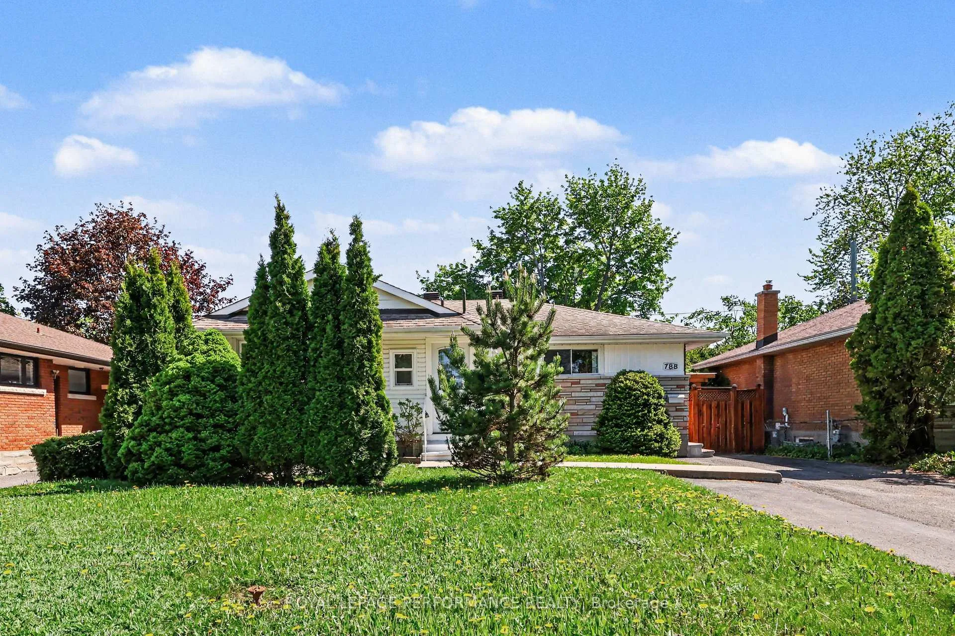 Photo 40 of 788 Dickens Avenue, Ottawa, Elmvale Acres — HOMEH