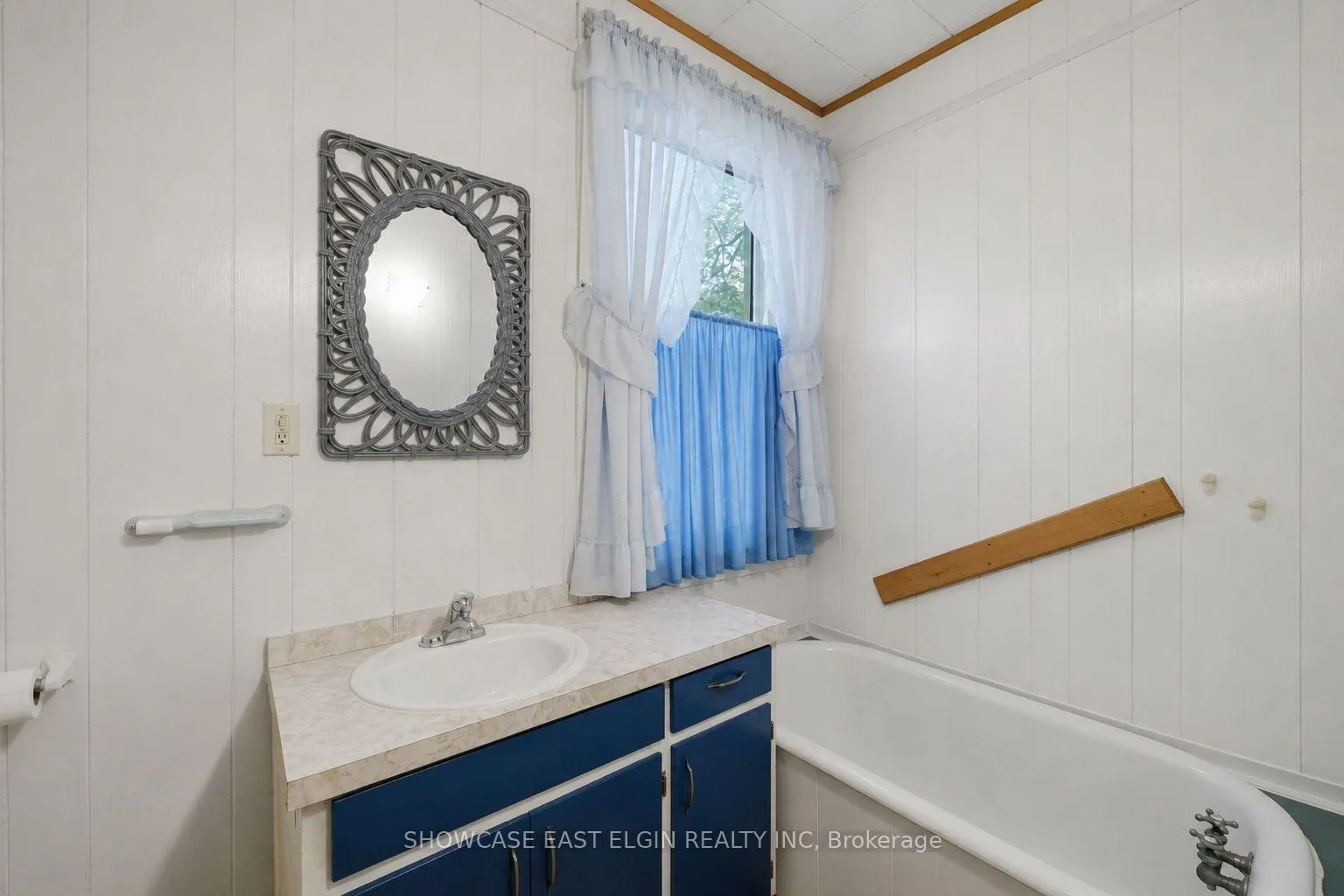Photo 23 of 212 Sydenham Street E, Aylmer — HOMEH