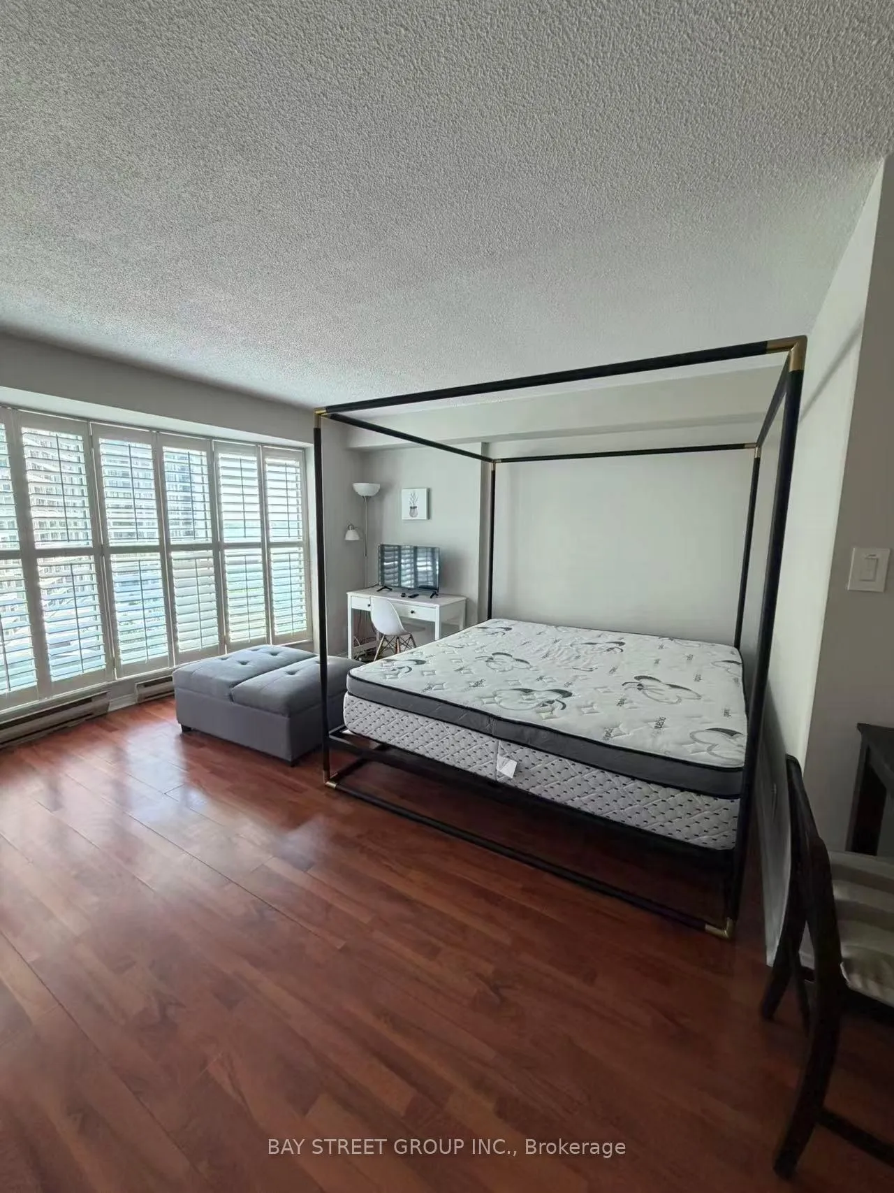 Photo 6 of Unit 1603, 77 Harbour Square, Toronto, Waterfront Communities — HOMEH