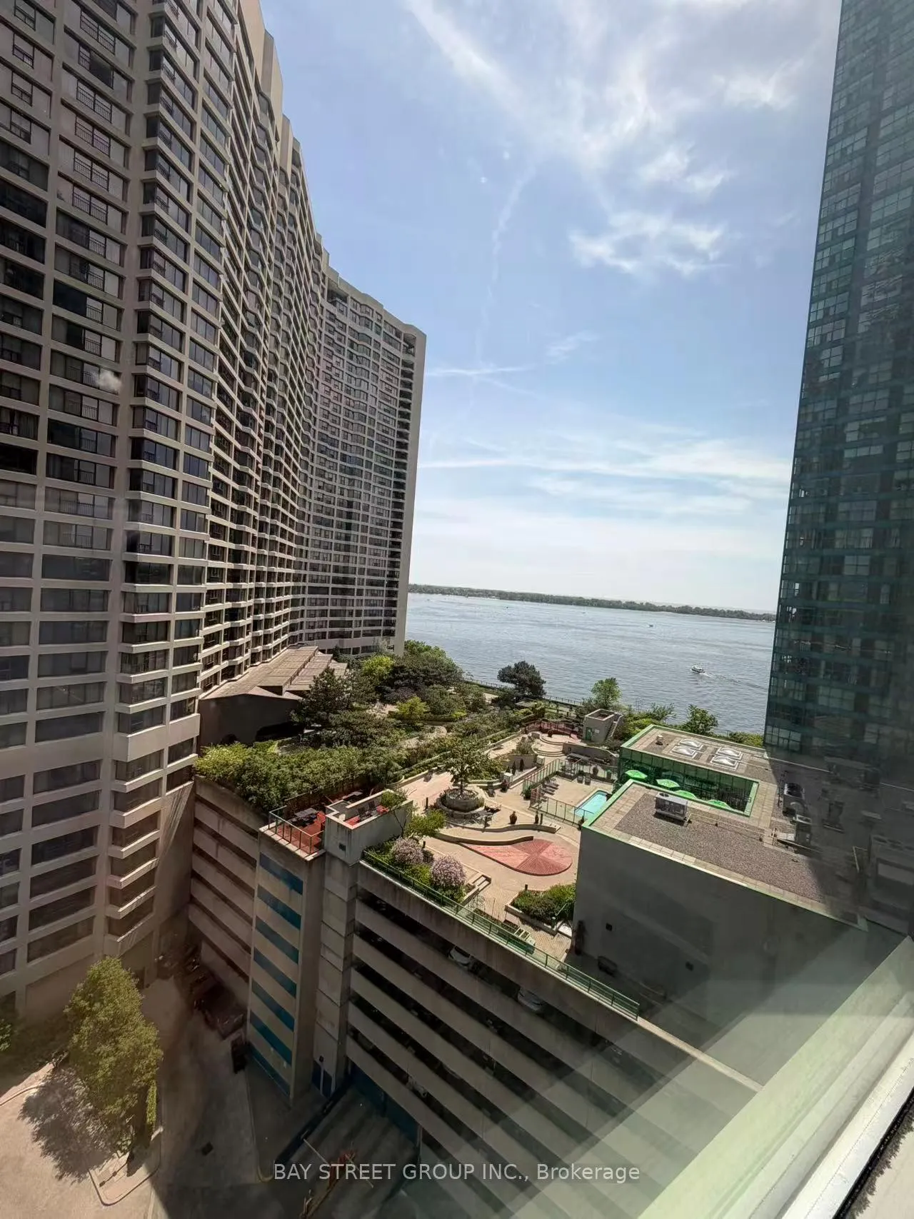 Photo 10 of Unit 1603, 77 Harbour Square, Toronto, Waterfront Communities — HOMEH
