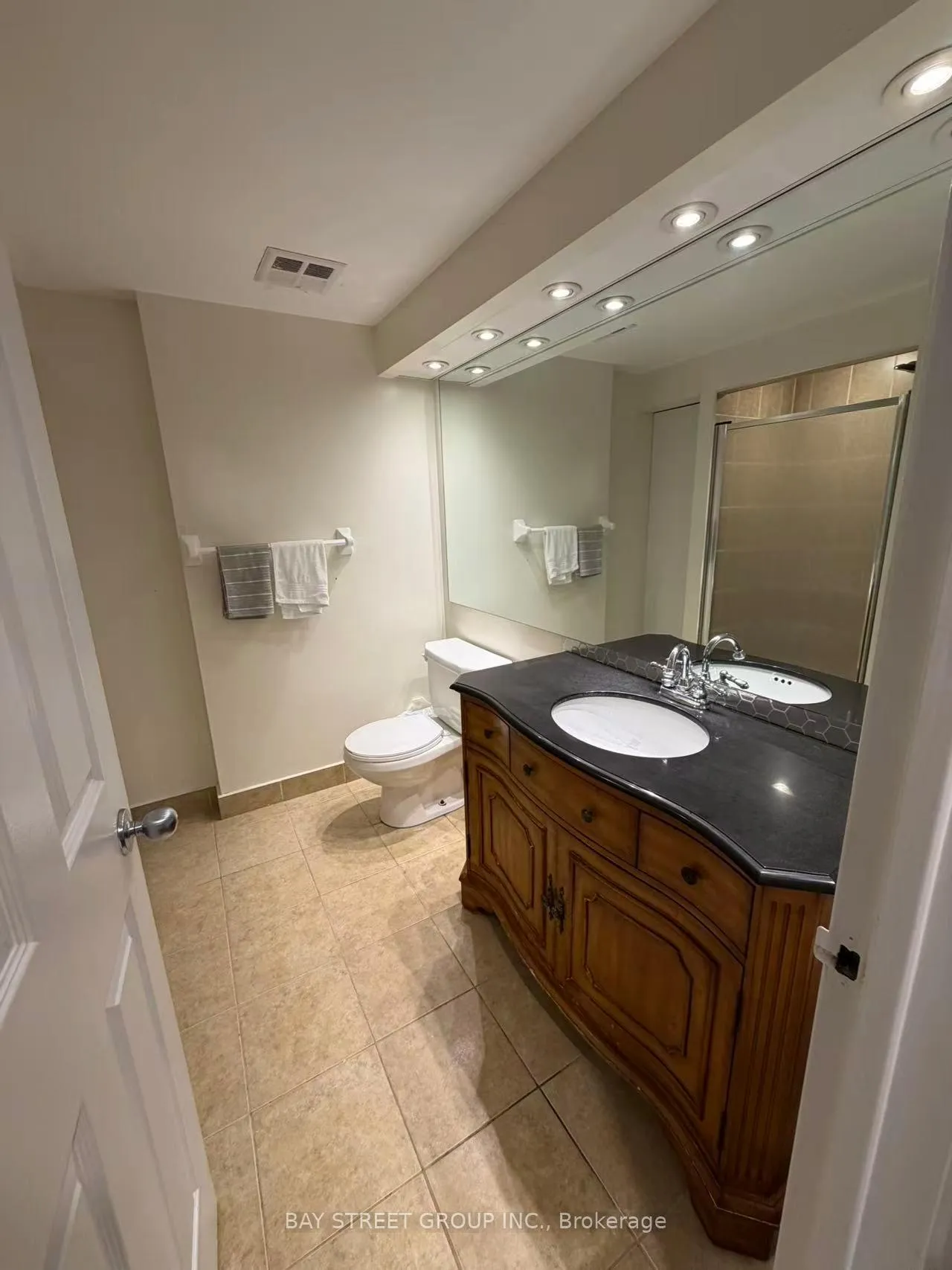 Photo 15 of Unit 1603, 77 Harbour Square, Toronto, Waterfront Communities — HOMEH