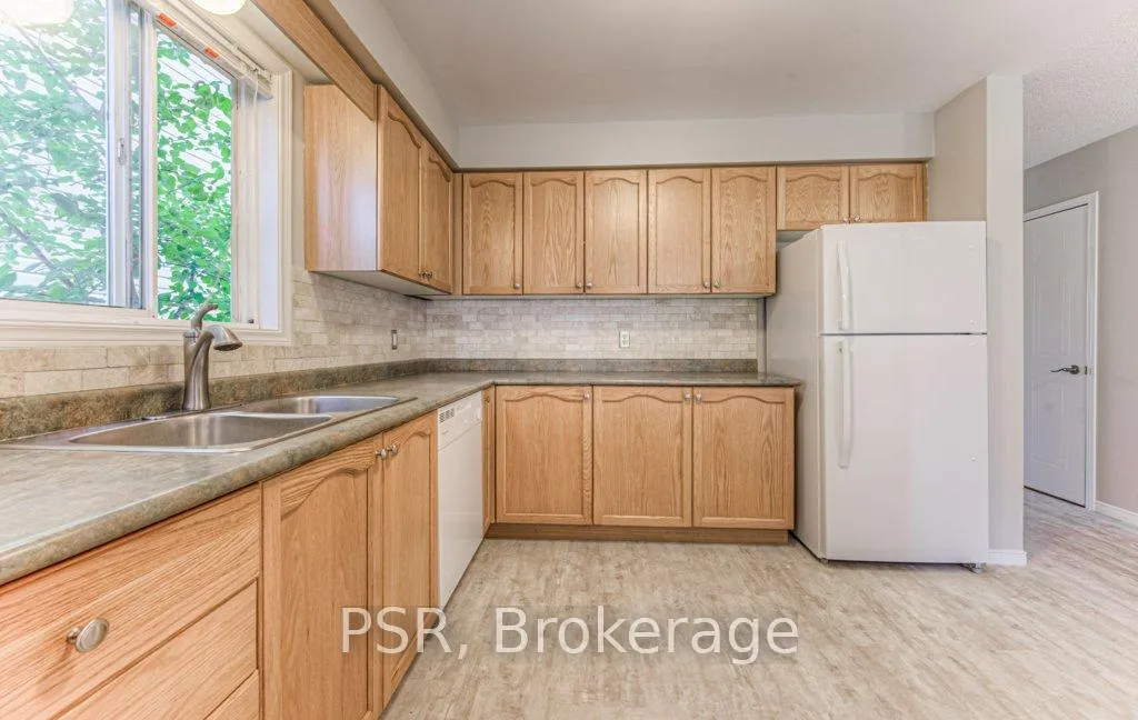 Photo 8 of 506 Chablis Drive, Waterloo — HOMEH