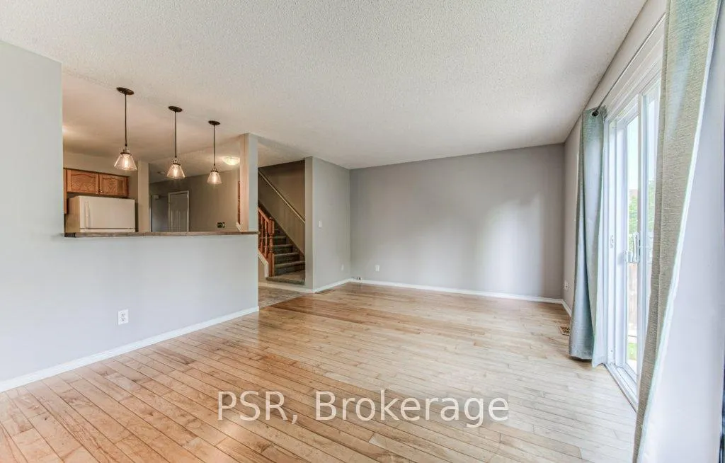 Photo 10 of 506 Chablis Drive, Waterloo — HOMEH
