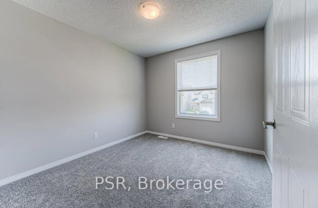 Photo 15 of 506 Chablis Drive, Waterloo — HOMEH