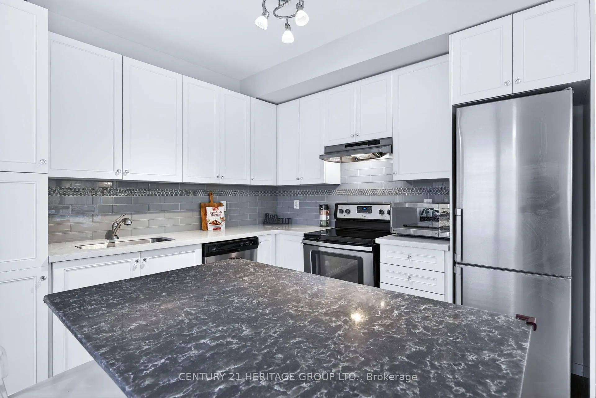 Photo 6 of Unit 27, 200 Alex Gardner Circle, Aurora, Aurora Village — HOMEH