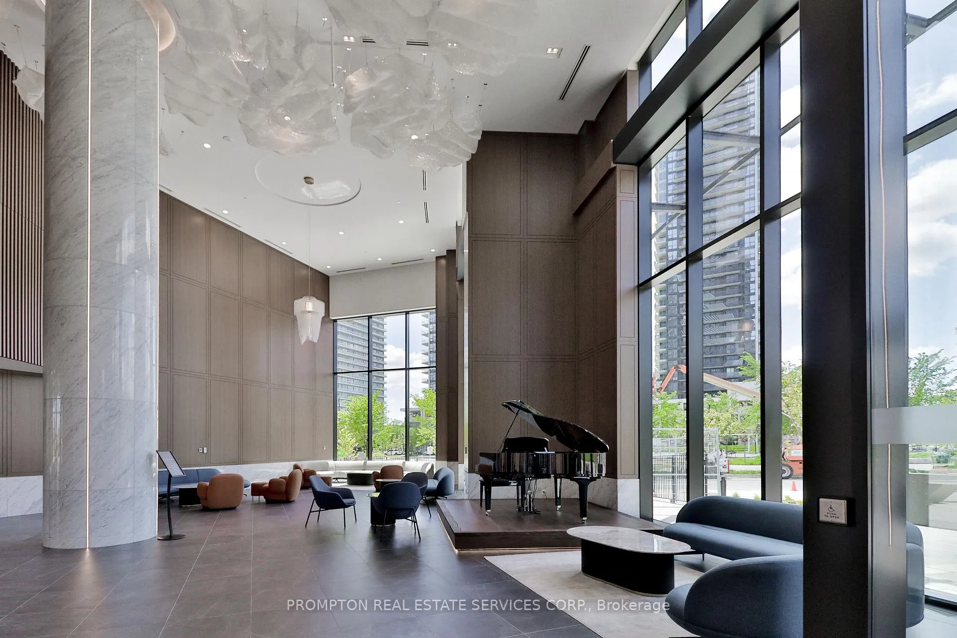Photo 9 of Unit 733, 18 Esther Shiner Boulevard, North York, Bayview Village — HOMEH