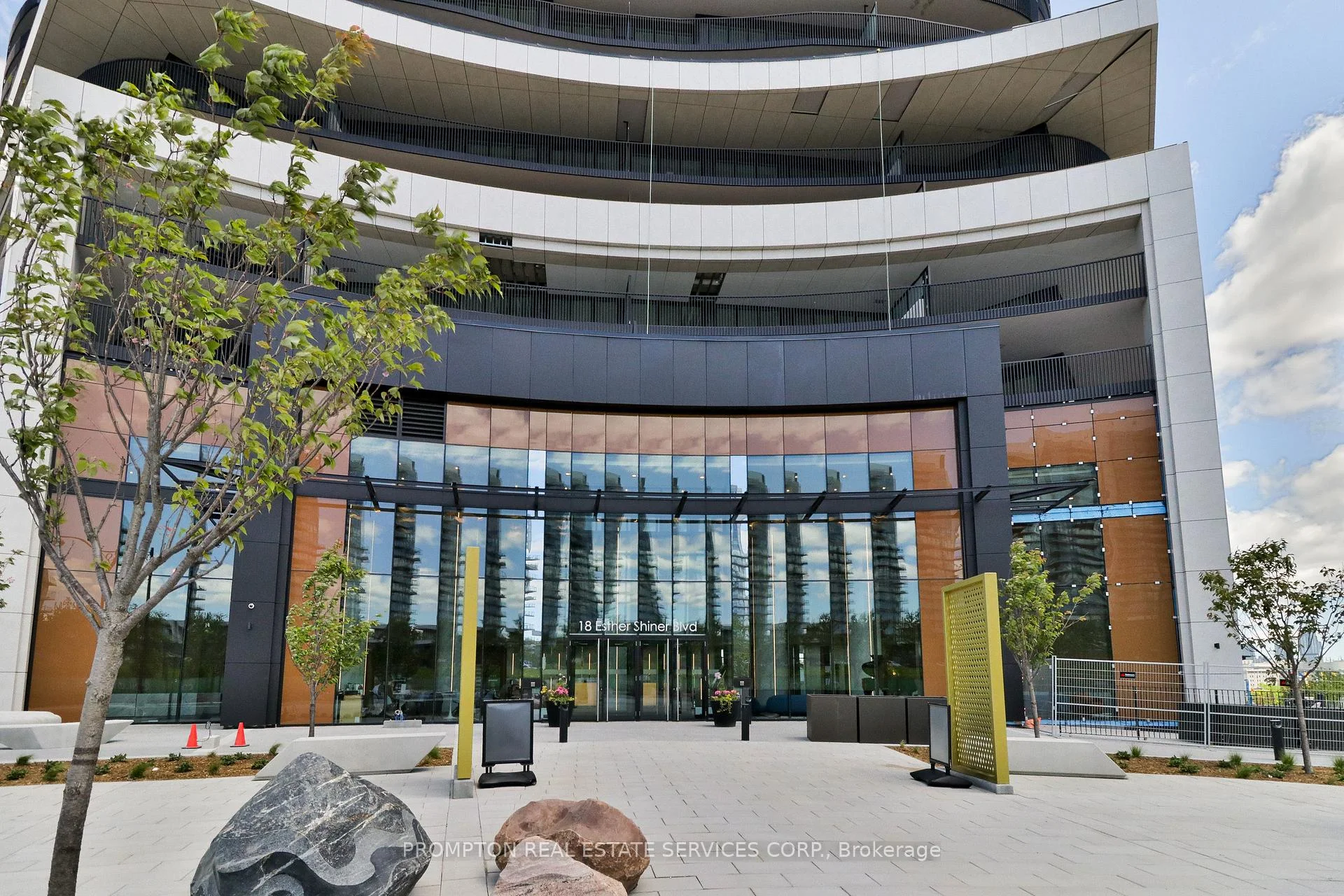 Photo 5 of Unit 733, 18 Esther Shiner Boulevard, North York, Bayview Village — HOMEH