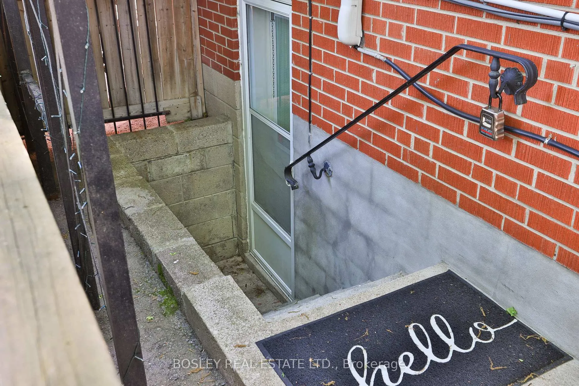 Photo 2 of Unit Lower, 144 Evelyn Avenue, Toronto, High Park North — HOMEH