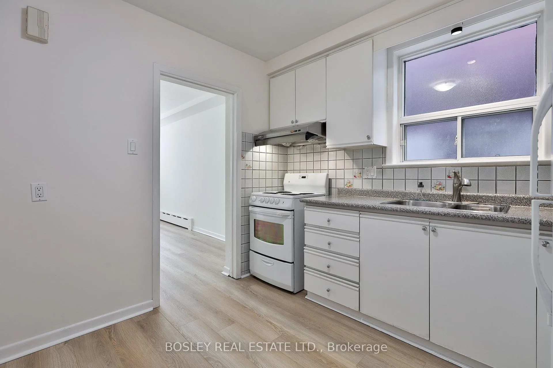 Photo 10 of Unit Lower, 144 Evelyn Avenue, Toronto, High Park North — HOMEH