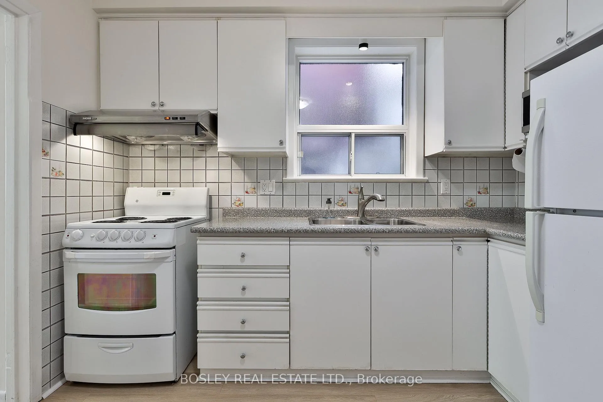 Photo 12 of Unit Lower, 144 Evelyn Avenue, Toronto, High Park North — HOMEH