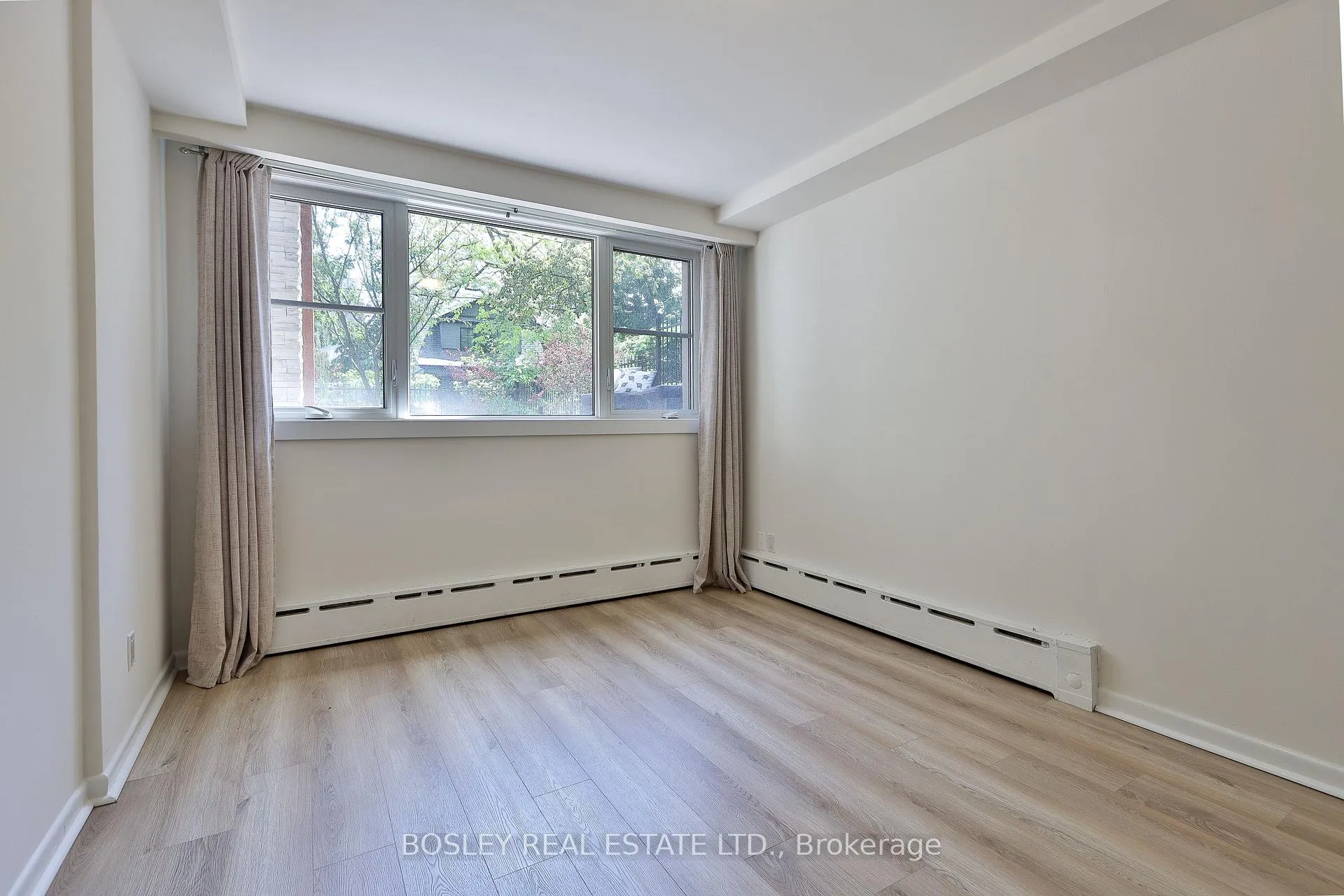 Photo 18 of Unit Lower, 144 Evelyn Avenue, Toronto, High Park North — HOMEH