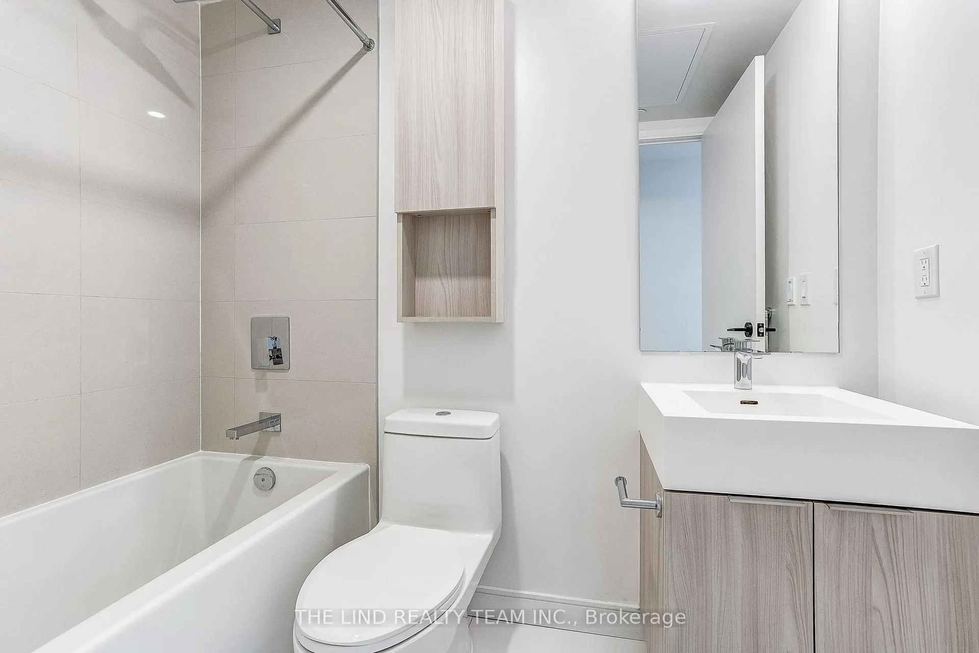 Photo 22 of Unit 27, 35 Rolling Mills Road, Toronto, Waterfront Communities — HOMEH