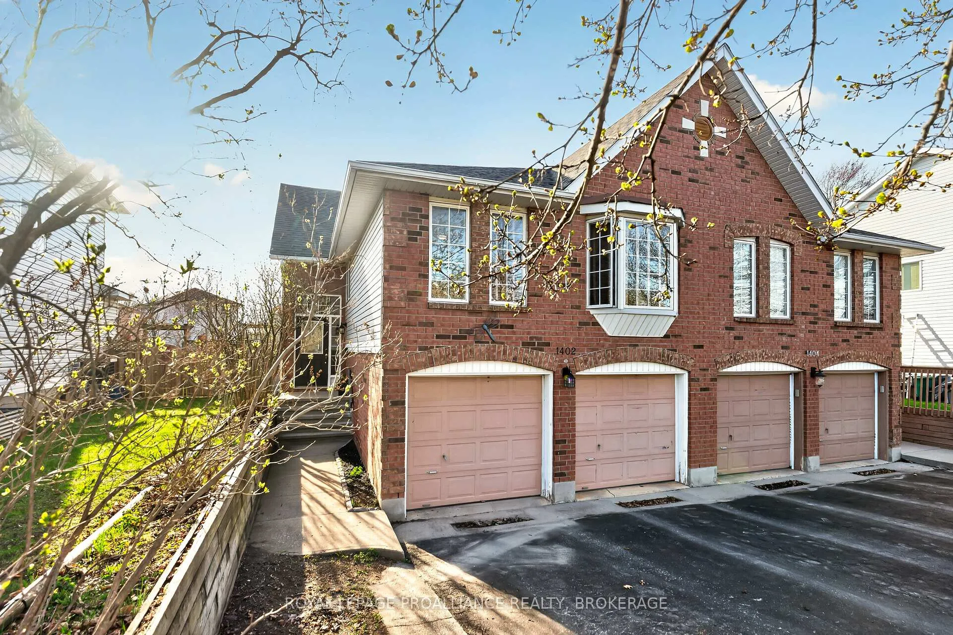 Photo 1 of 1402 Thornwood Crescent, Kingston, City Northwest — HOMEH