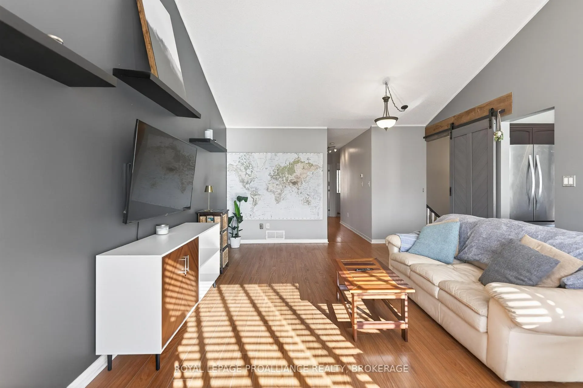 Photo 6 of 1402 Thornwood Crescent, Kingston, City Northwest — HOMEH