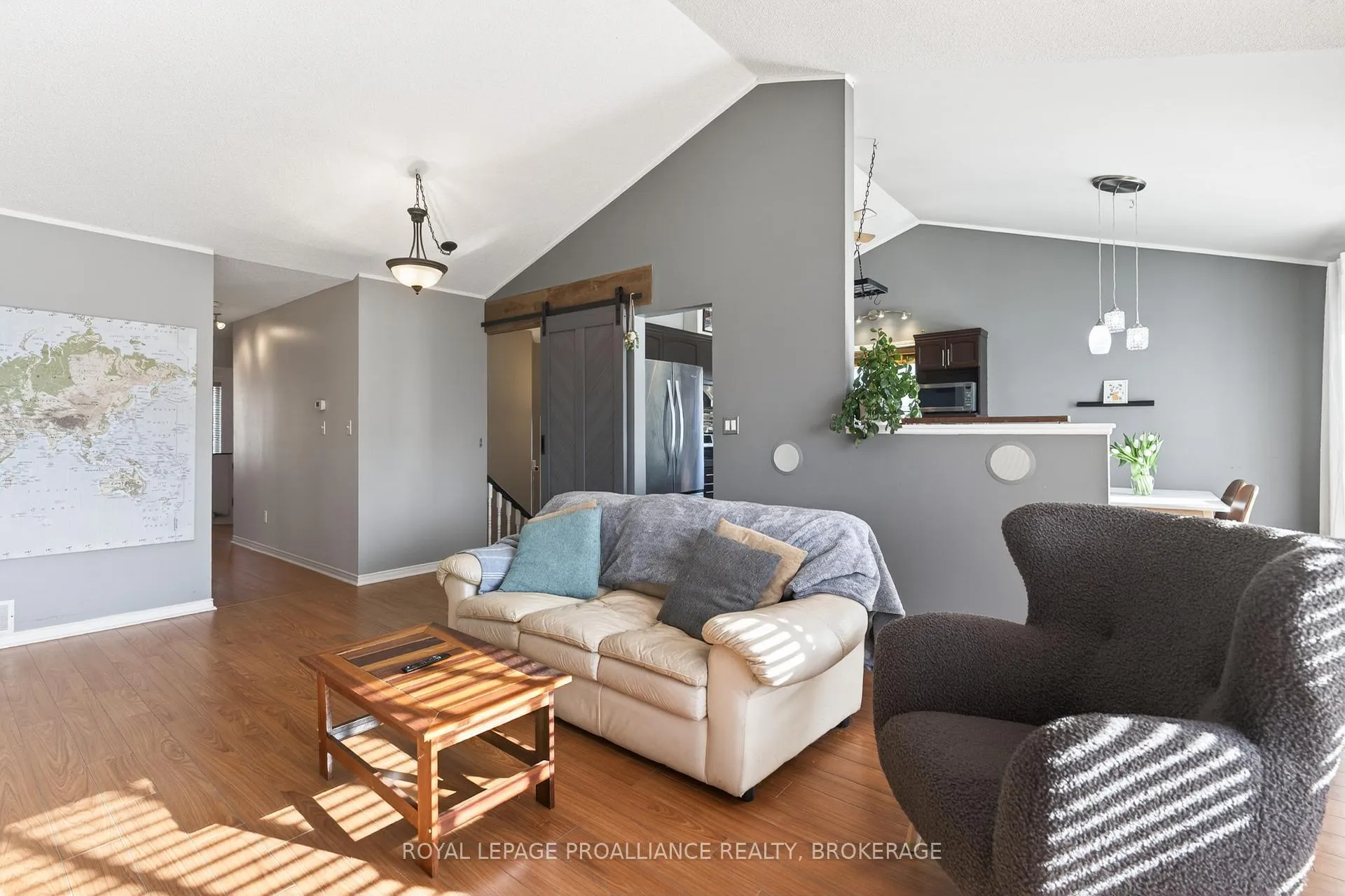 Photo 7 of 1402 Thornwood Crescent, Kingston, City Northwest — HOMEH