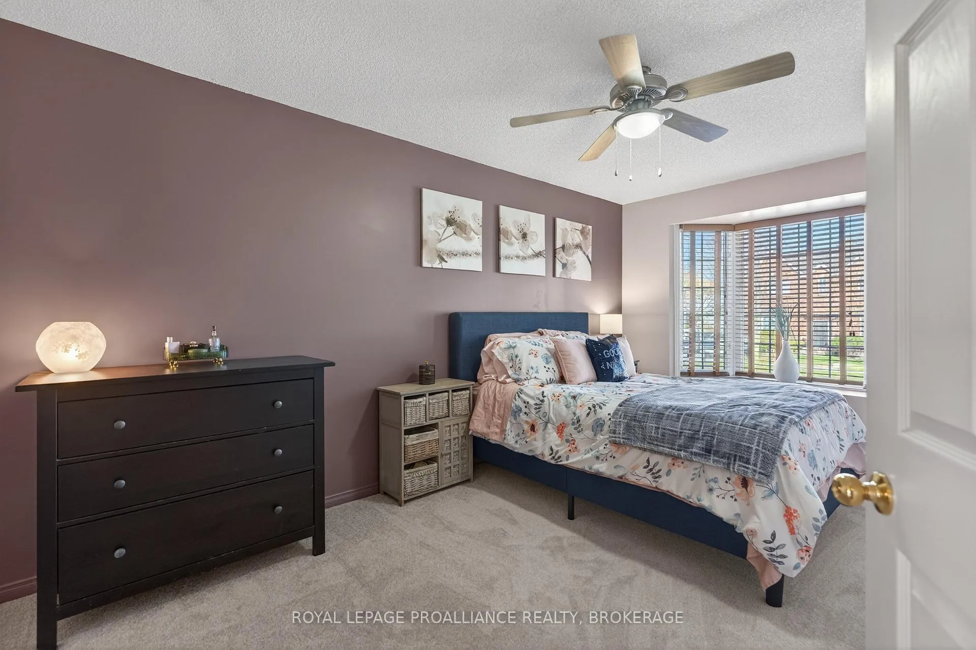 Photo 18 of 1402 Thornwood Crescent, Kingston, City Northwest — HOMEH