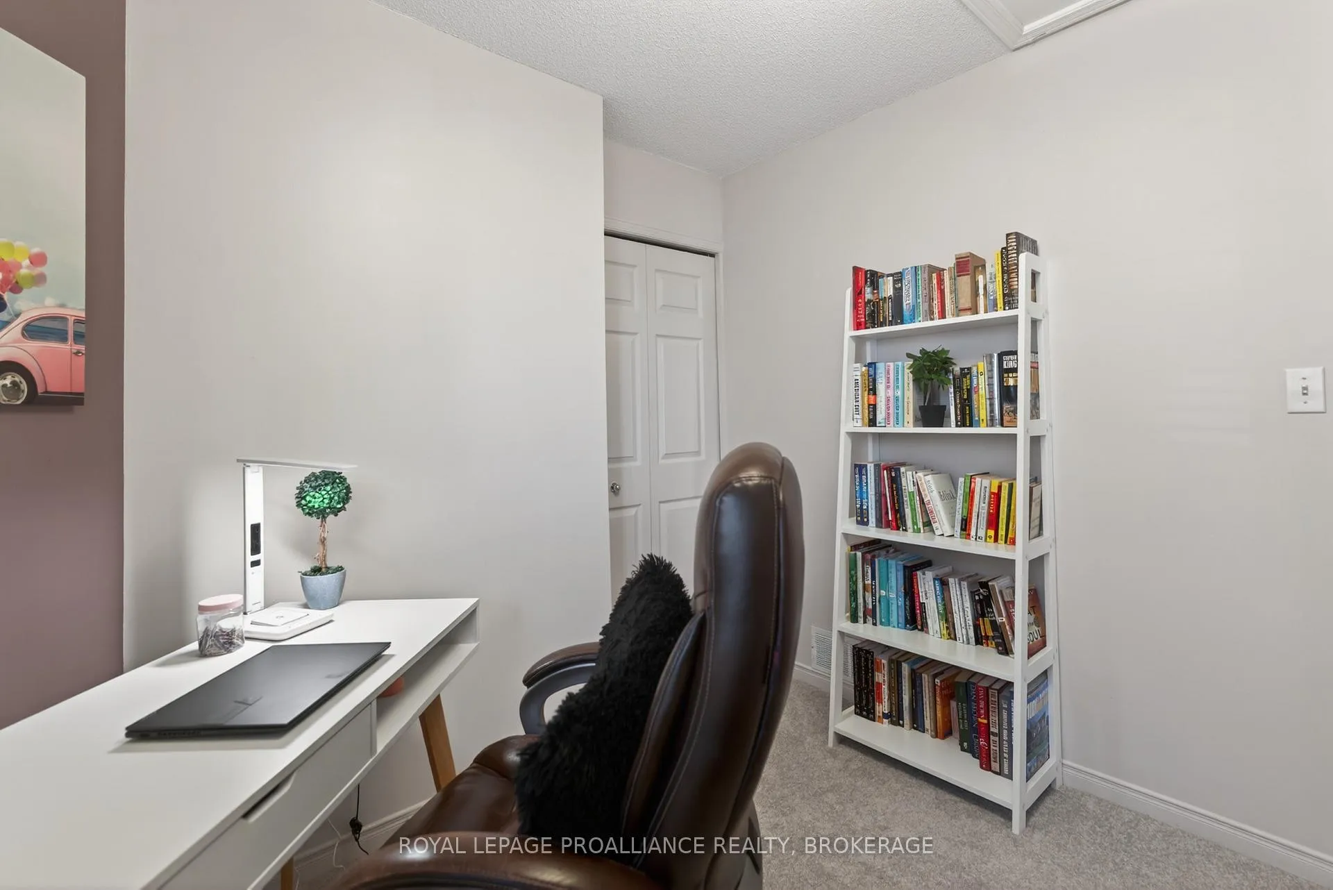 Photo 25 of 1402 Thornwood Crescent, Kingston, City Northwest — HOMEH