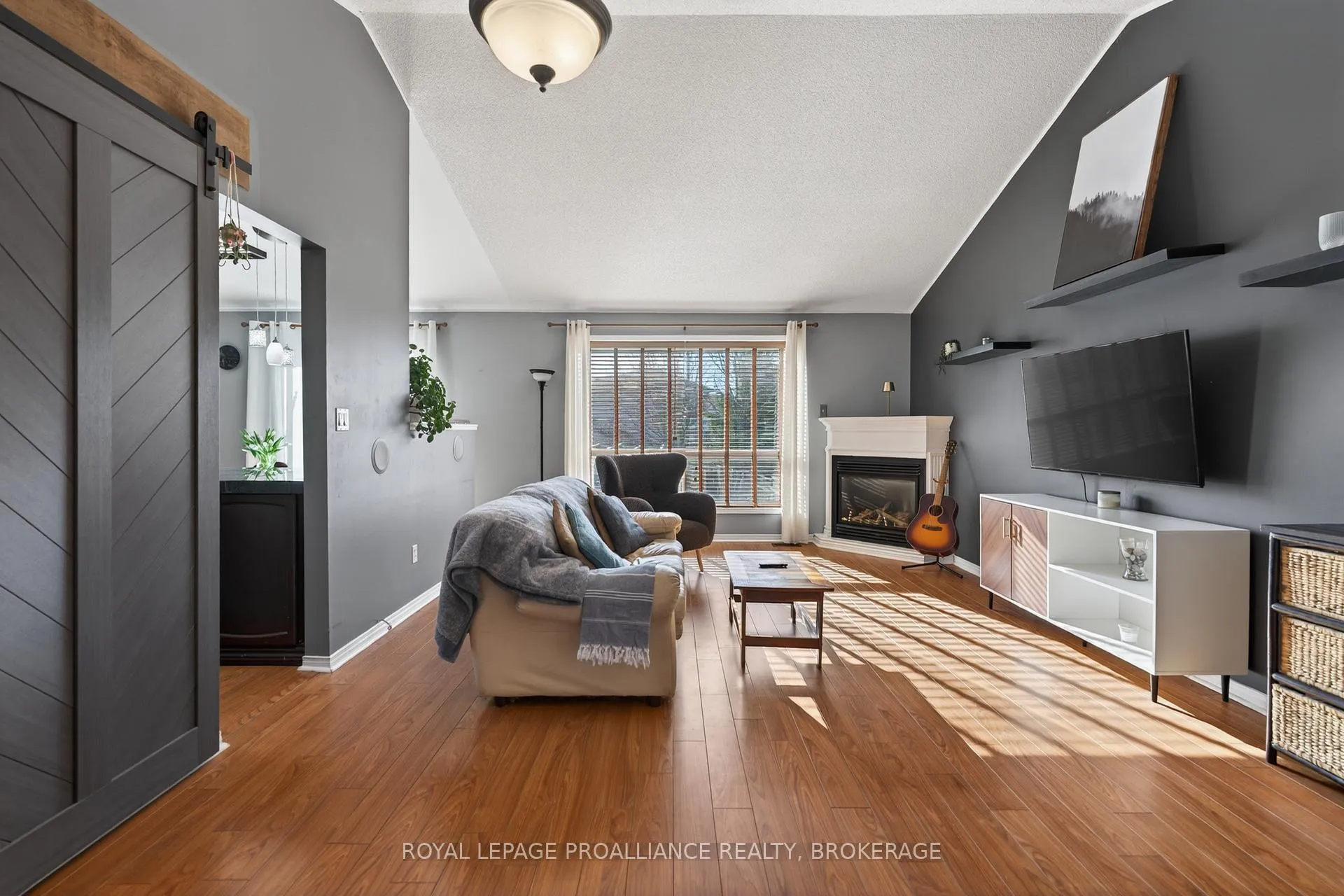 Photo 28 of 1402 Thornwood Crescent, Kingston, City Northwest — HOMEH