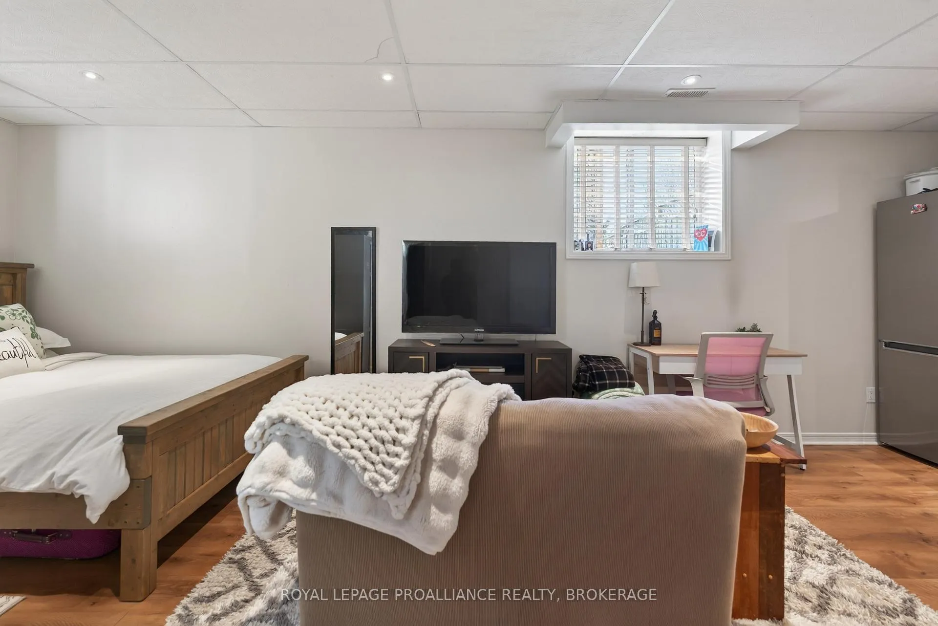 Photo 30 of 1402 Thornwood Crescent, Kingston, City Northwest — HOMEH