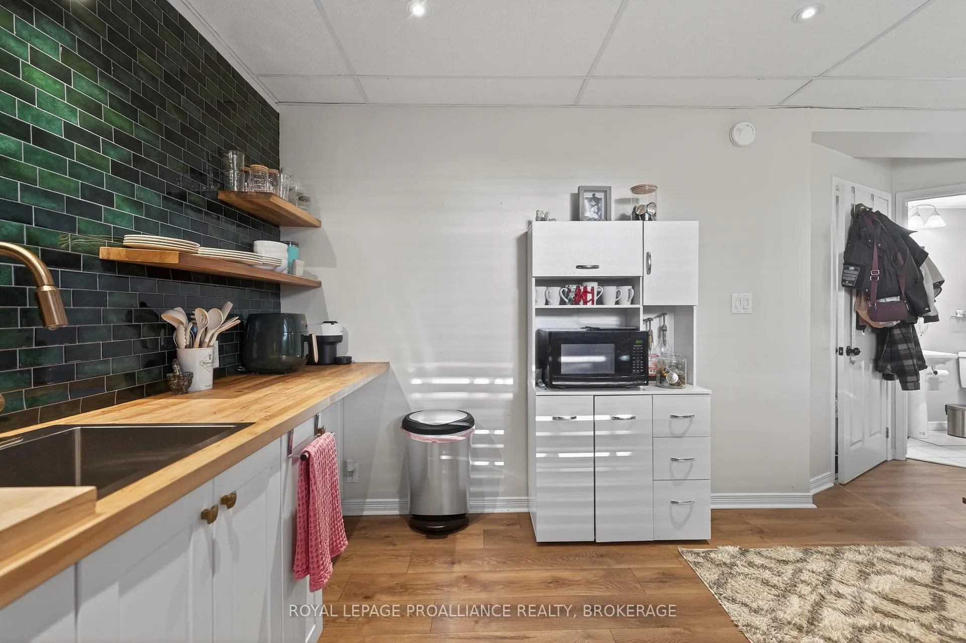 Photo 35 of 1402 Thornwood Crescent, Kingston, City Northwest — HOMEH