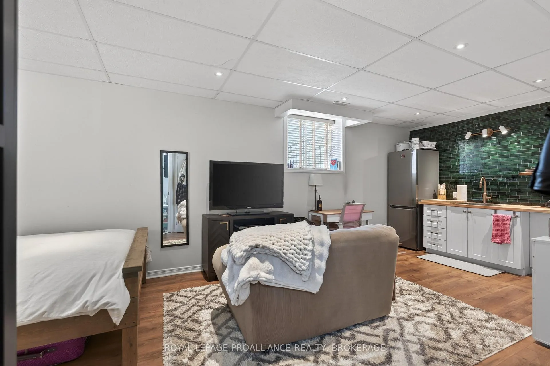 Photo 38 of 1402 Thornwood Crescent, Kingston, City Northwest — HOMEH