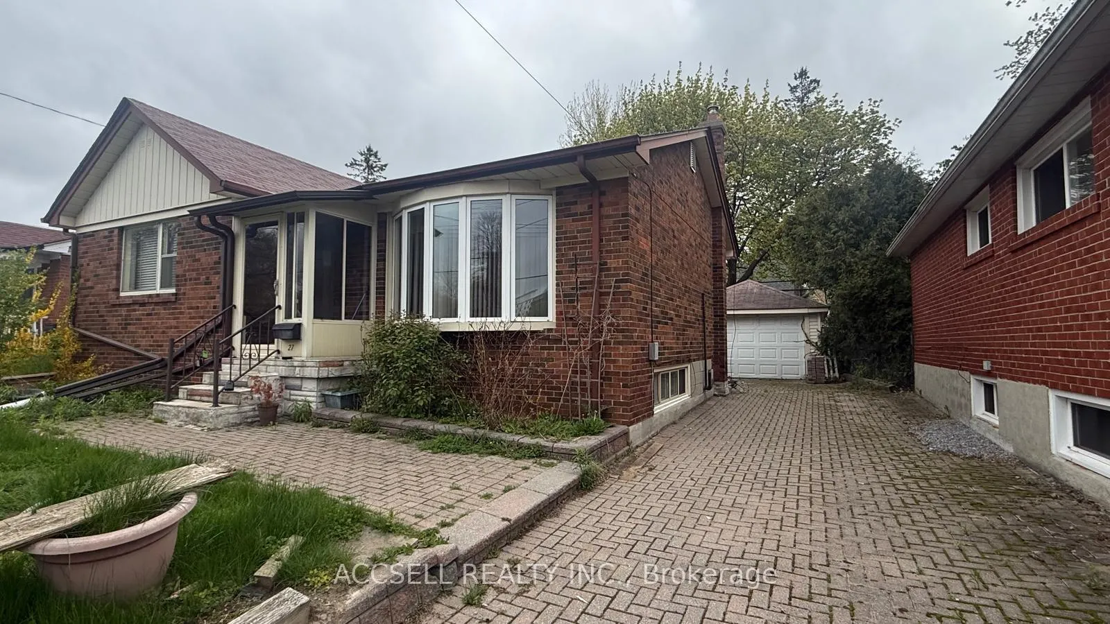 Photo 2 of 27 Ivordale Crescent, Scarborough, Wexford-Maryvale — HOMEH