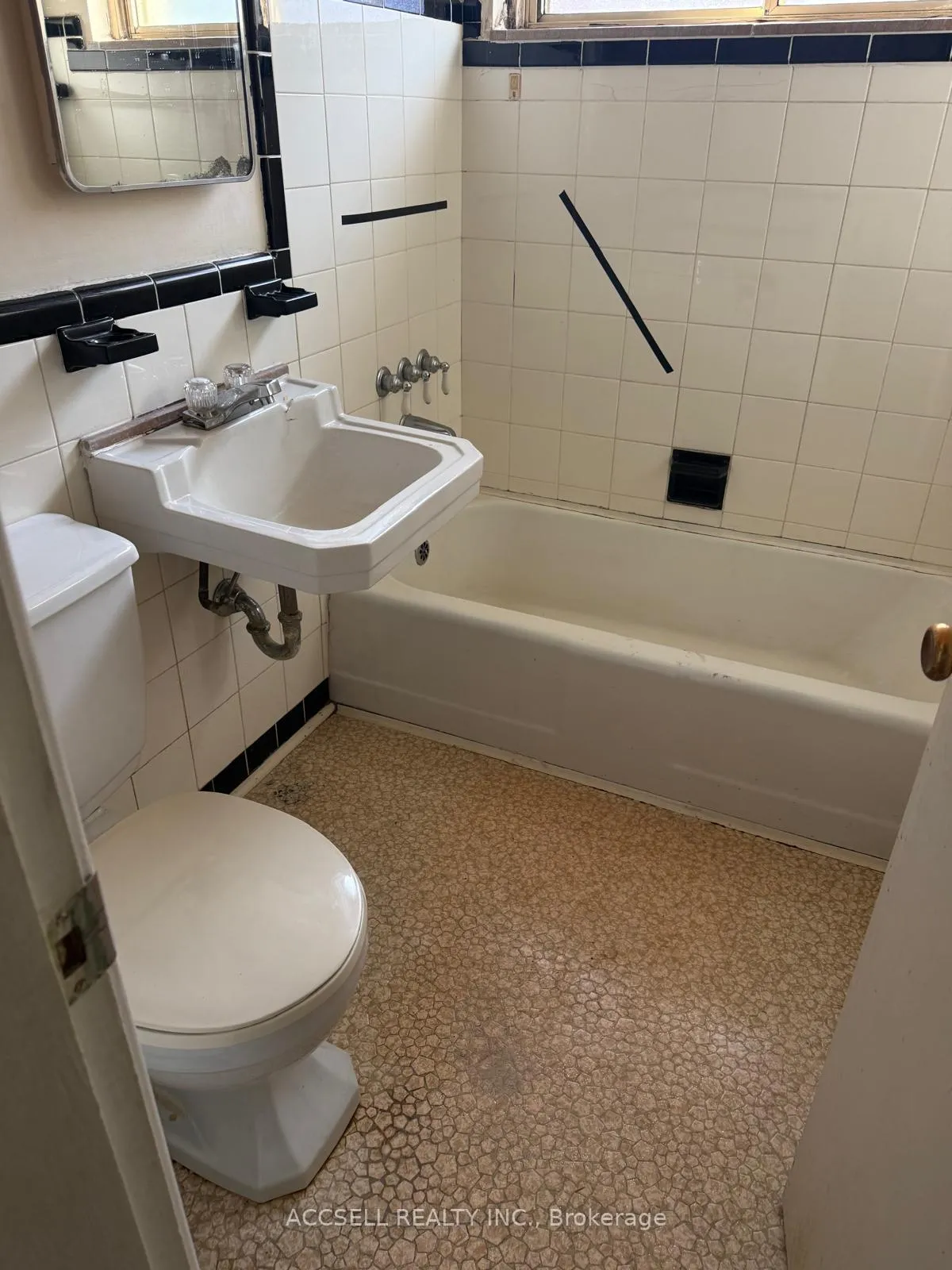 Photo 10 of 27 Ivordale Crescent, Scarborough, Wexford-Maryvale — HOMEH