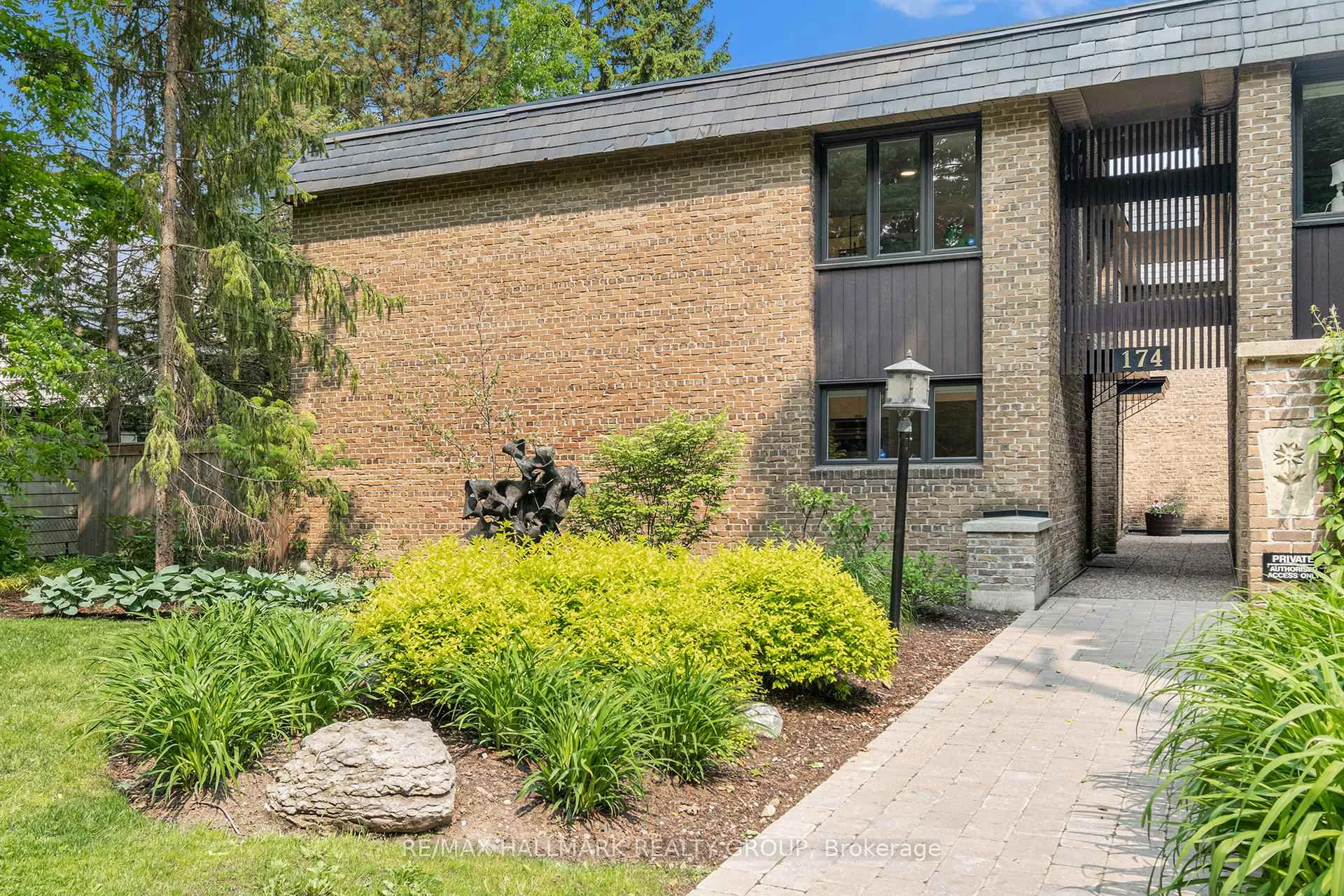Photo 2 of Unit 15, 174 Dufferin Road, Ottawa, Lindenlea — HOMEH
