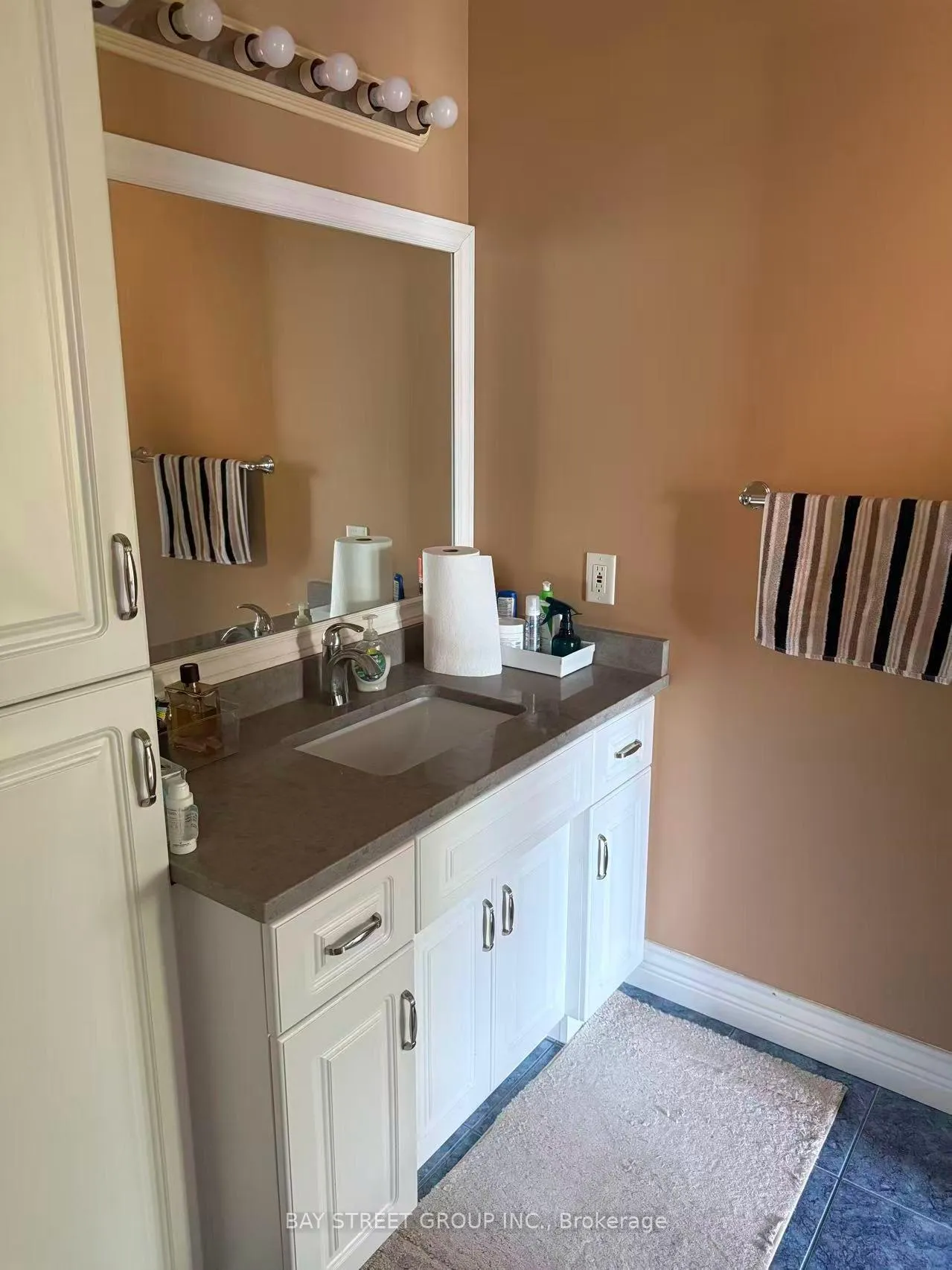 Photo 10 of 578 Springwater Drive W, Waterloo — HOMEH