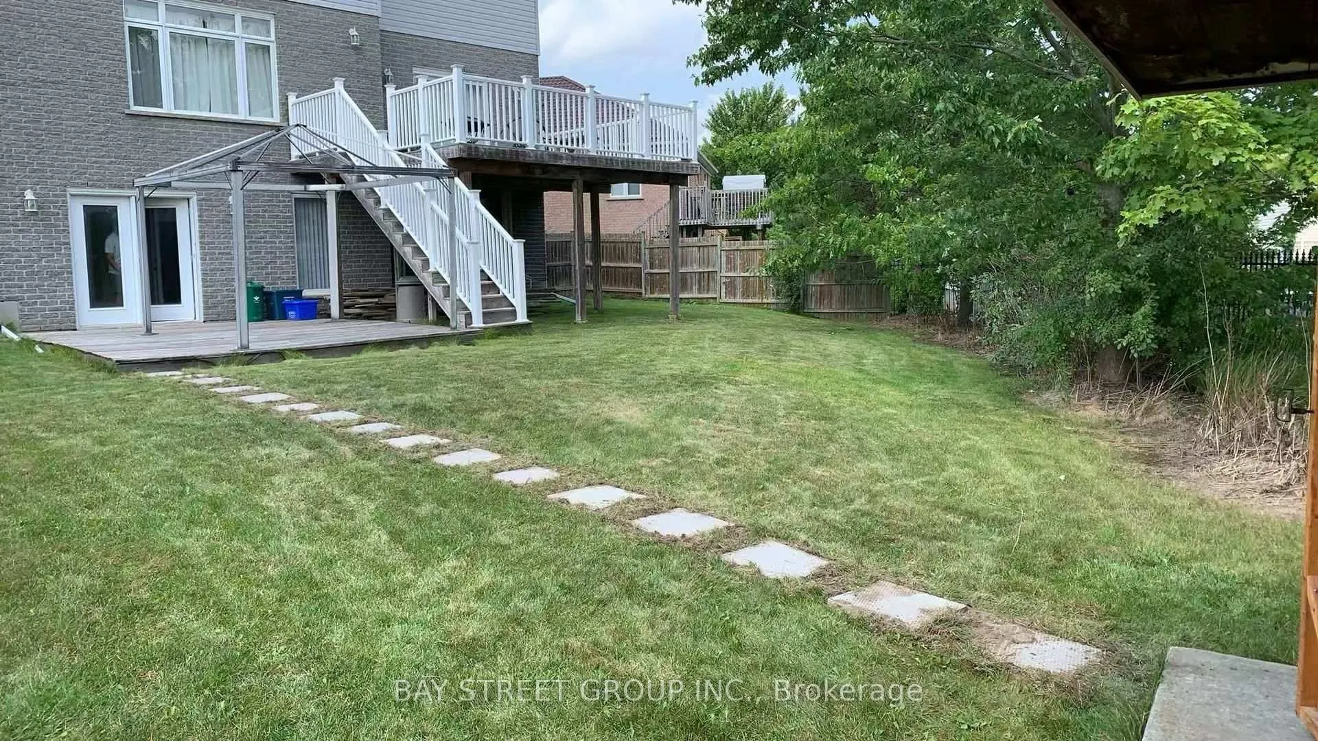 Photo 15 of 578 Springwater Drive W, Waterloo — HOMEH