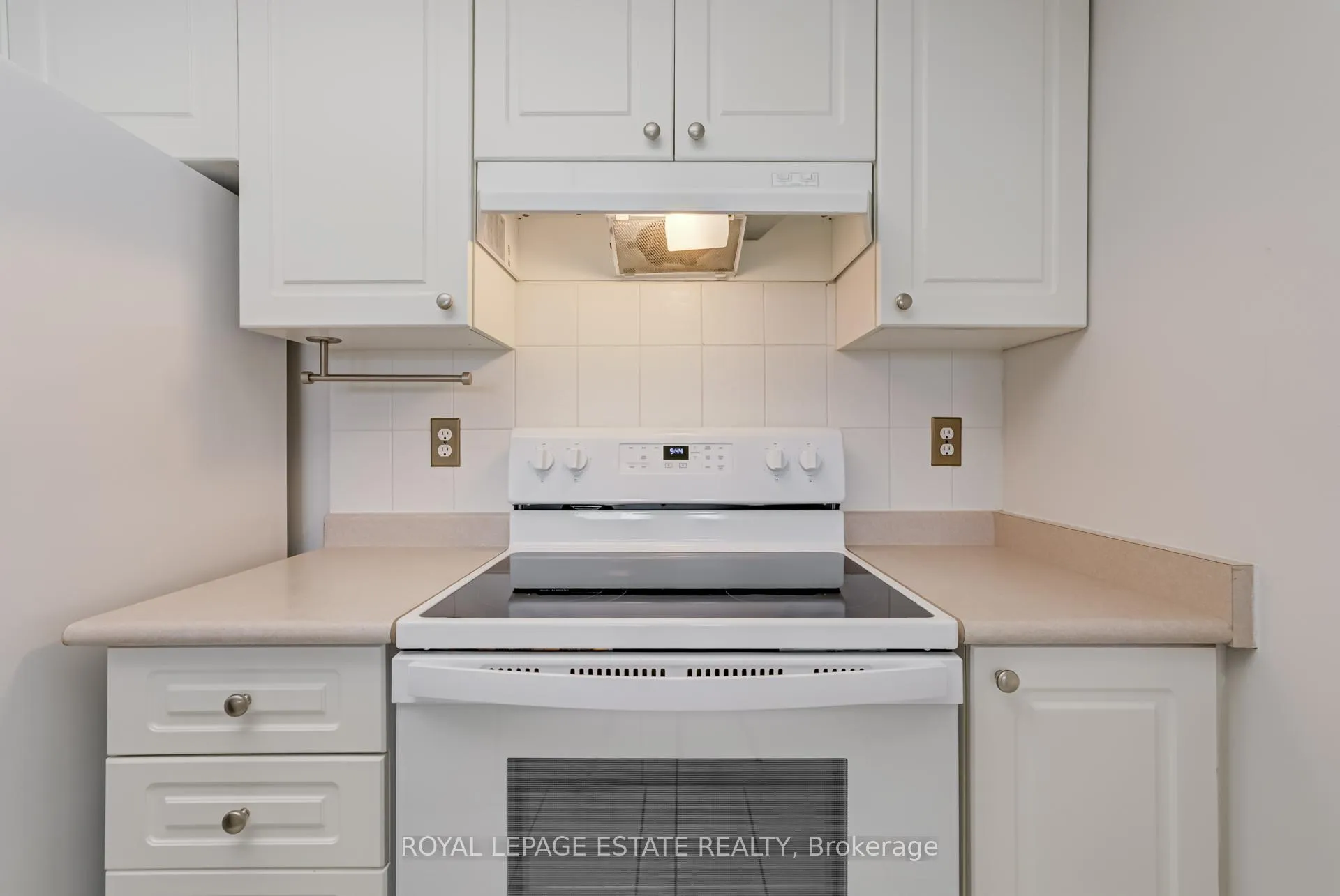Photo 14 of Unit 806, 399 South Park Road, Markham, Commerce Valley — HOMEH