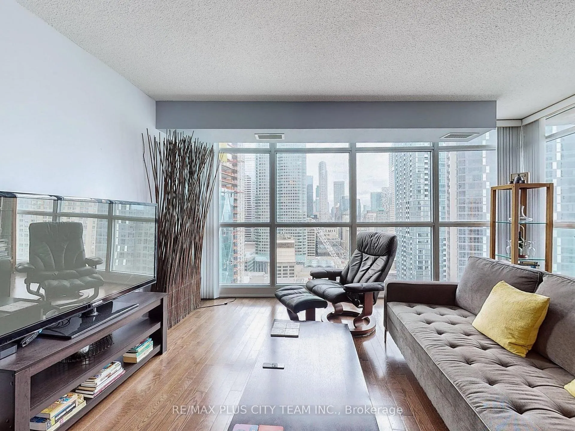 Photo 4 of Unit 2904, 18 Yonge Street, Toronto, Waterfront Communities — HOMEH