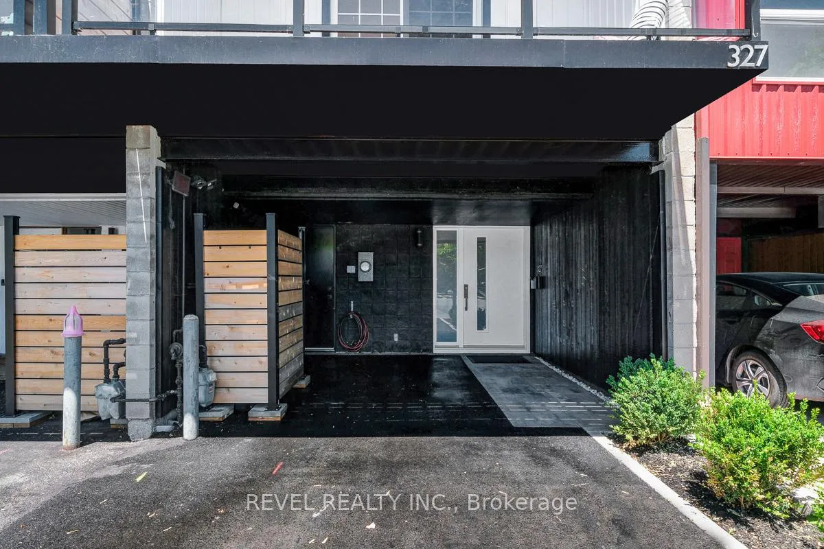 Photo 2 of 327 St Andrew Street, Ottawa, Lower Town — HOMEH