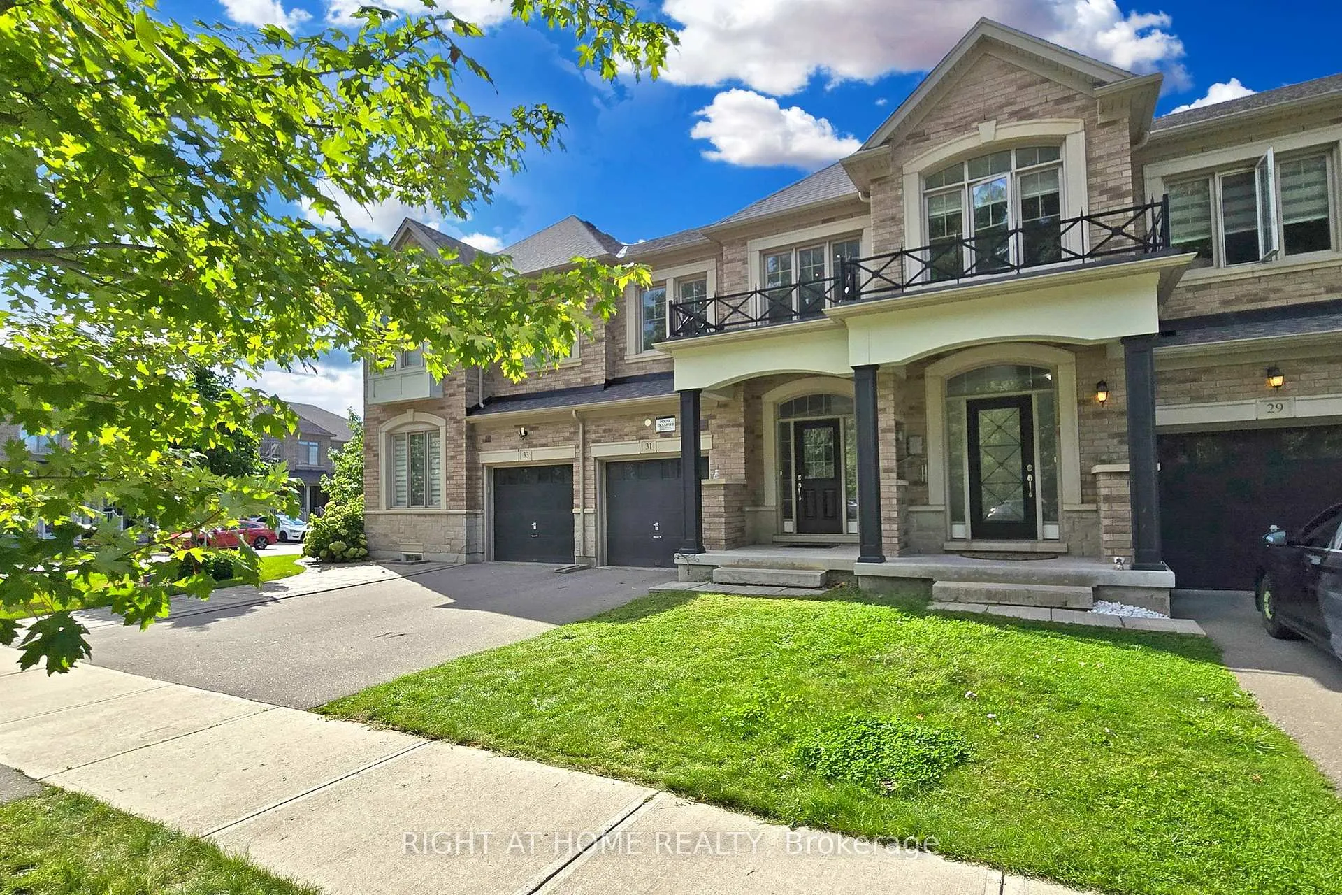 Photo 4 of 31 Lady Evelyn Crescent, Brampton, Bram West — HOMEH