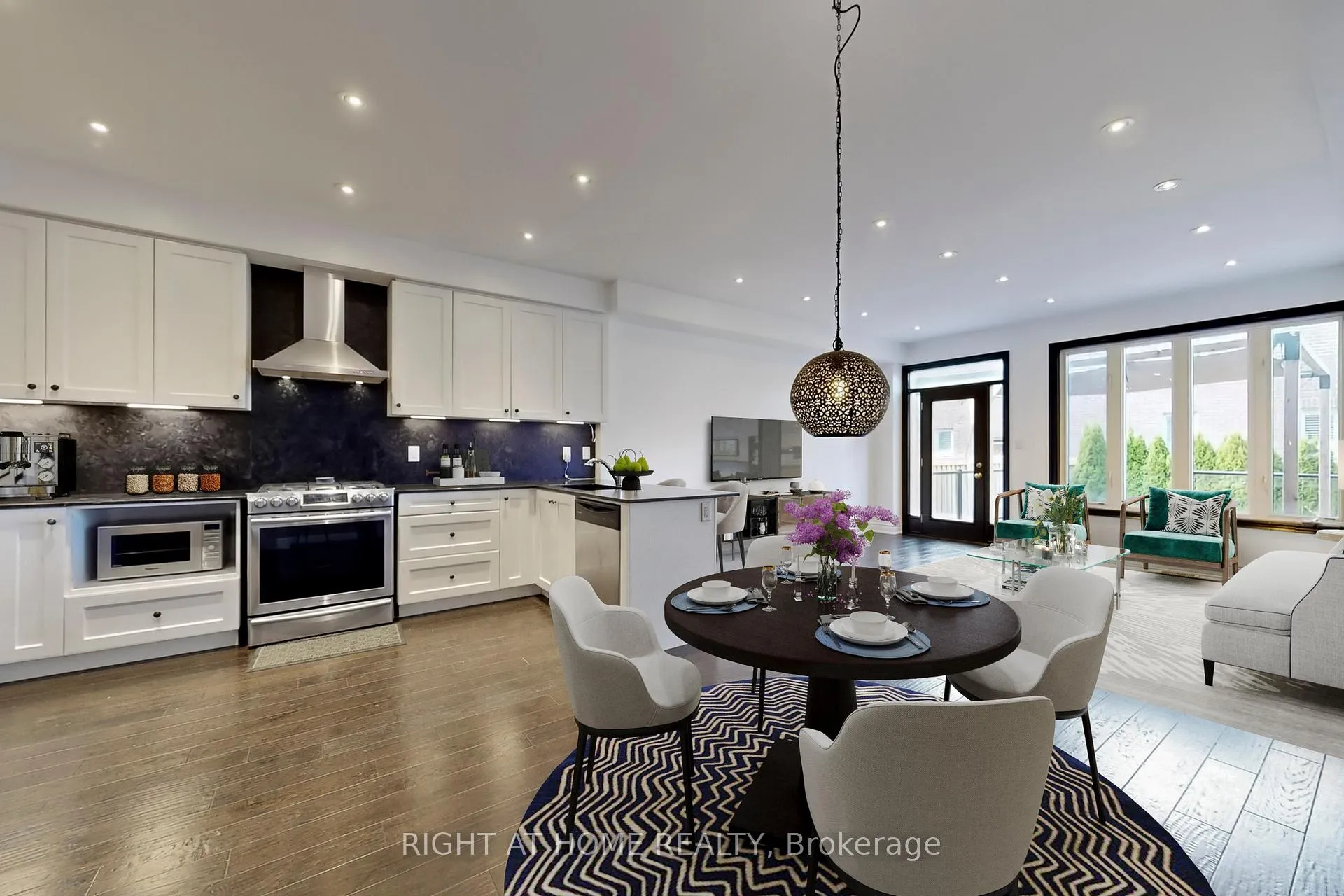Photo 6 of 31 Lady Evelyn Crescent, Brampton, Bram West — HOMEH