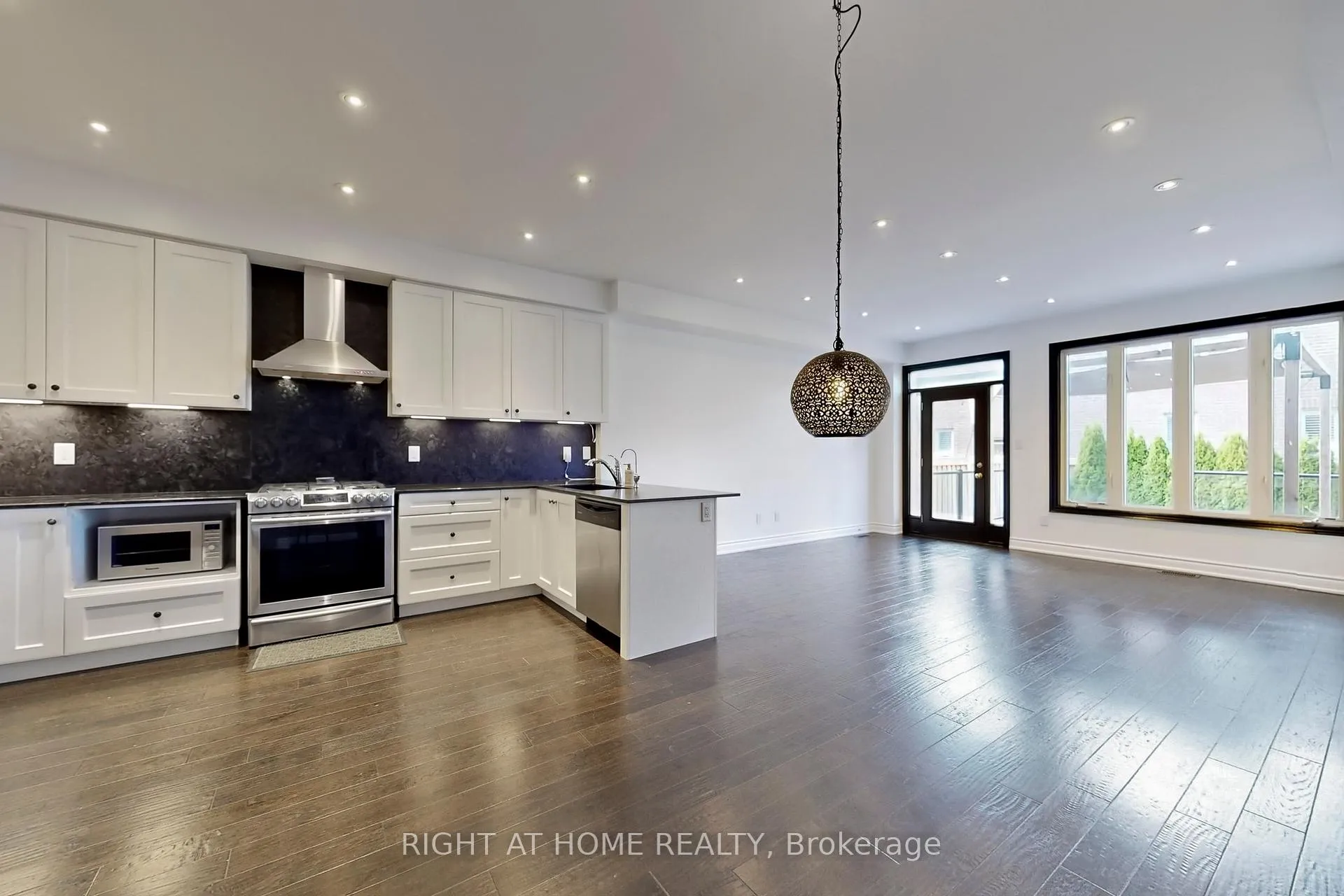 Photo 7 of 31 Lady Evelyn Crescent, Brampton, Bram West — HOMEH