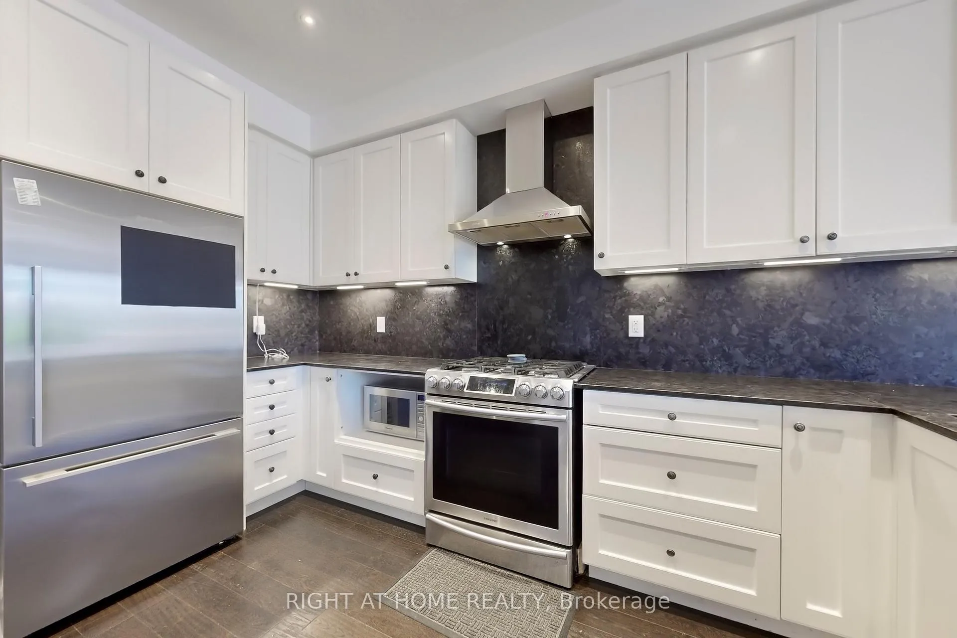 Photo 23 of 31 Lady Evelyn Crescent, Brampton, Bram West — HOMEH