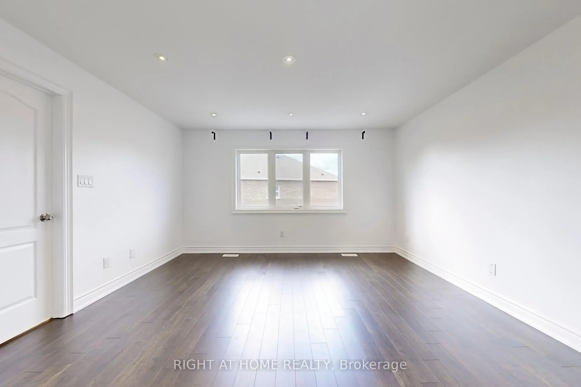 Photo 27 of 31 Lady Evelyn Crescent, Brampton, Bram West — HOMEH