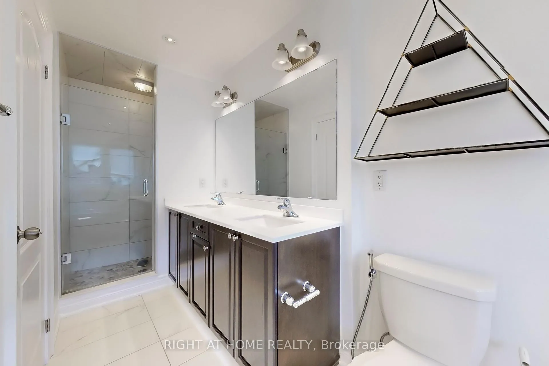 Photo 34 of 31 Lady Evelyn Crescent, Brampton, Bram West — HOMEH