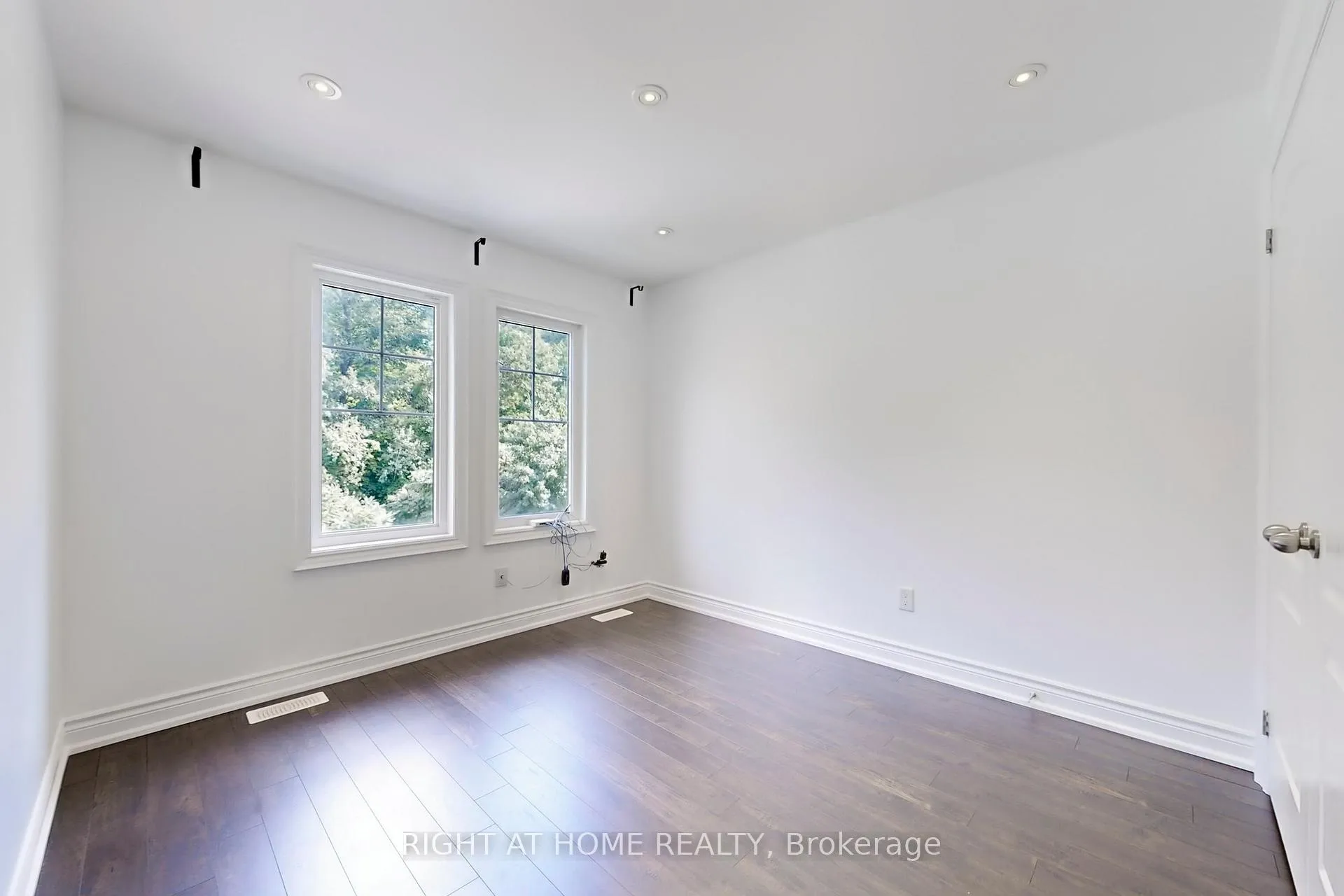 Photo 36 of 31 Lady Evelyn Crescent, Brampton, Bram West — HOMEH