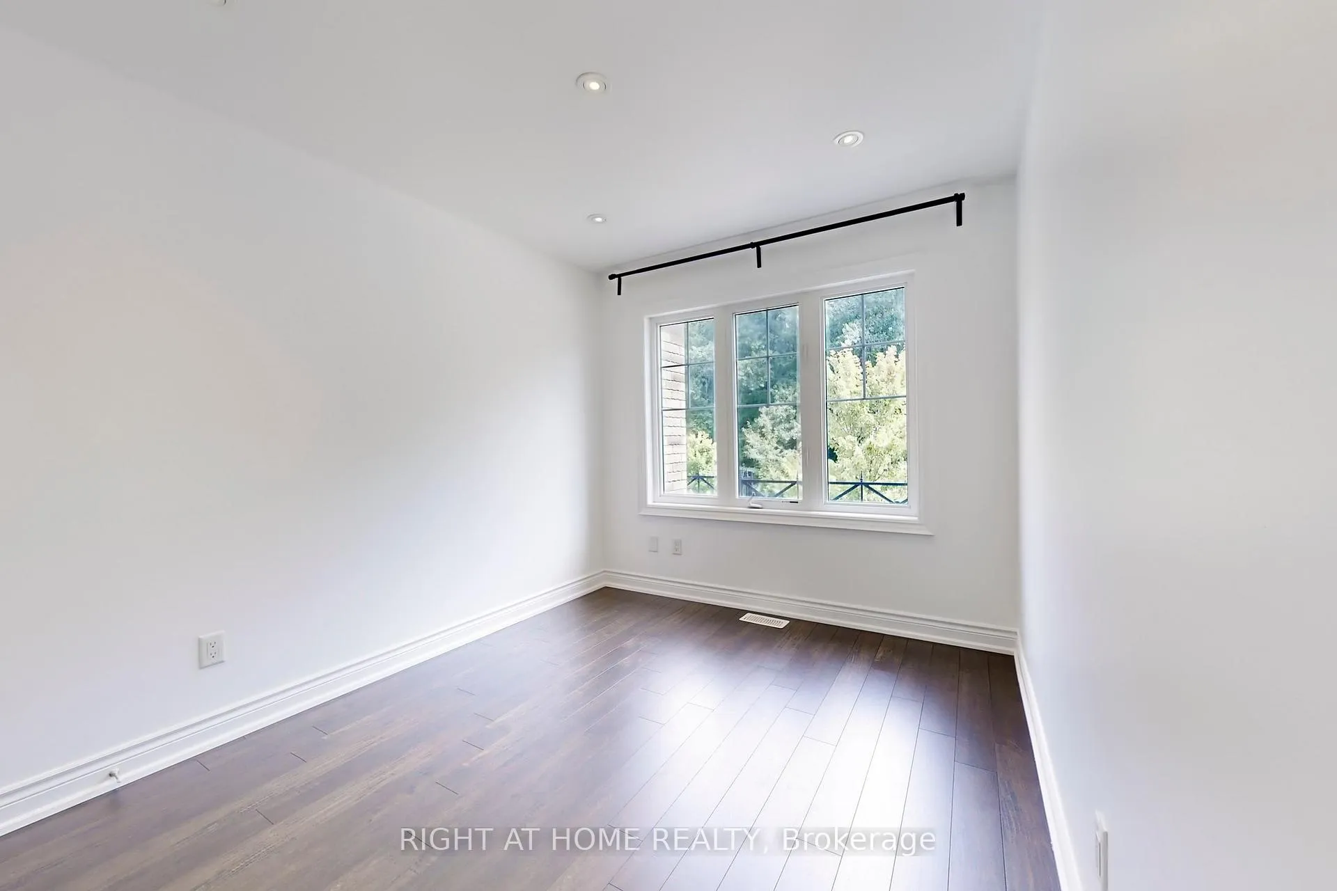 Photo 38 of 31 Lady Evelyn Crescent, Brampton, Bram West — HOMEH