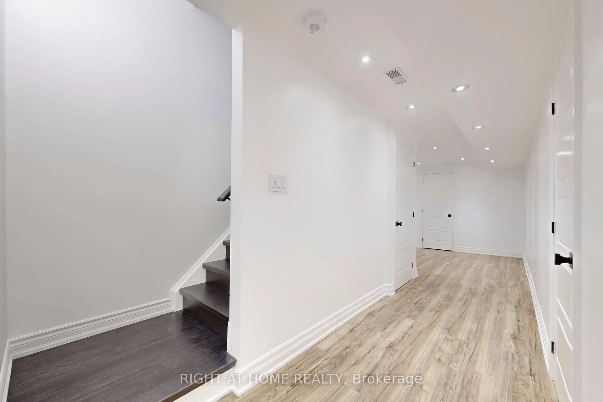 Photo 44 of 31 Lady Evelyn Crescent, Brampton, Bram West — HOMEH