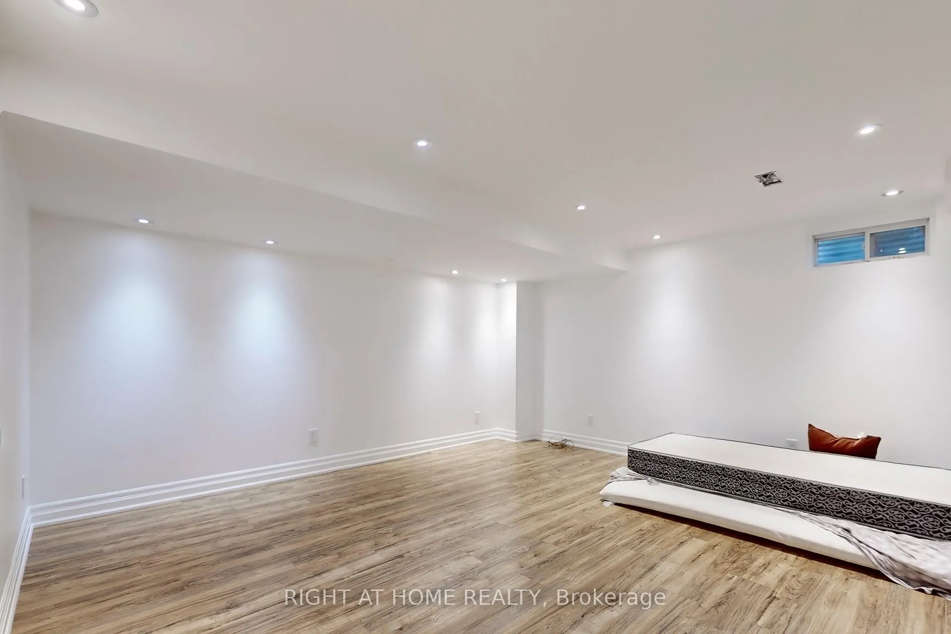 Photo 45 of 31 Lady Evelyn Crescent, Brampton, Bram West — HOMEH
