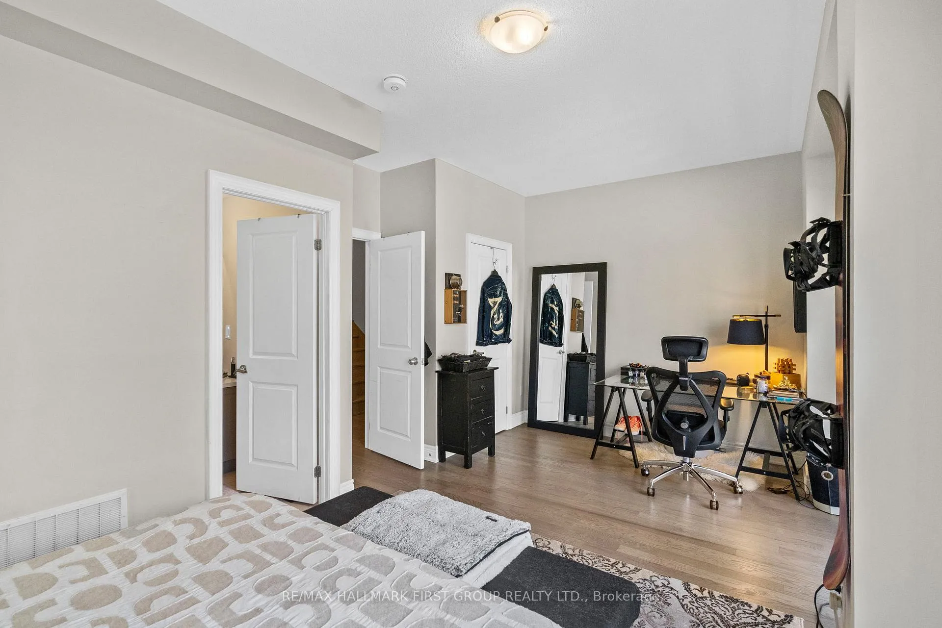 Photo 4 of 22 Phillipsen Way, Markham, Cedarwood — HOMEH